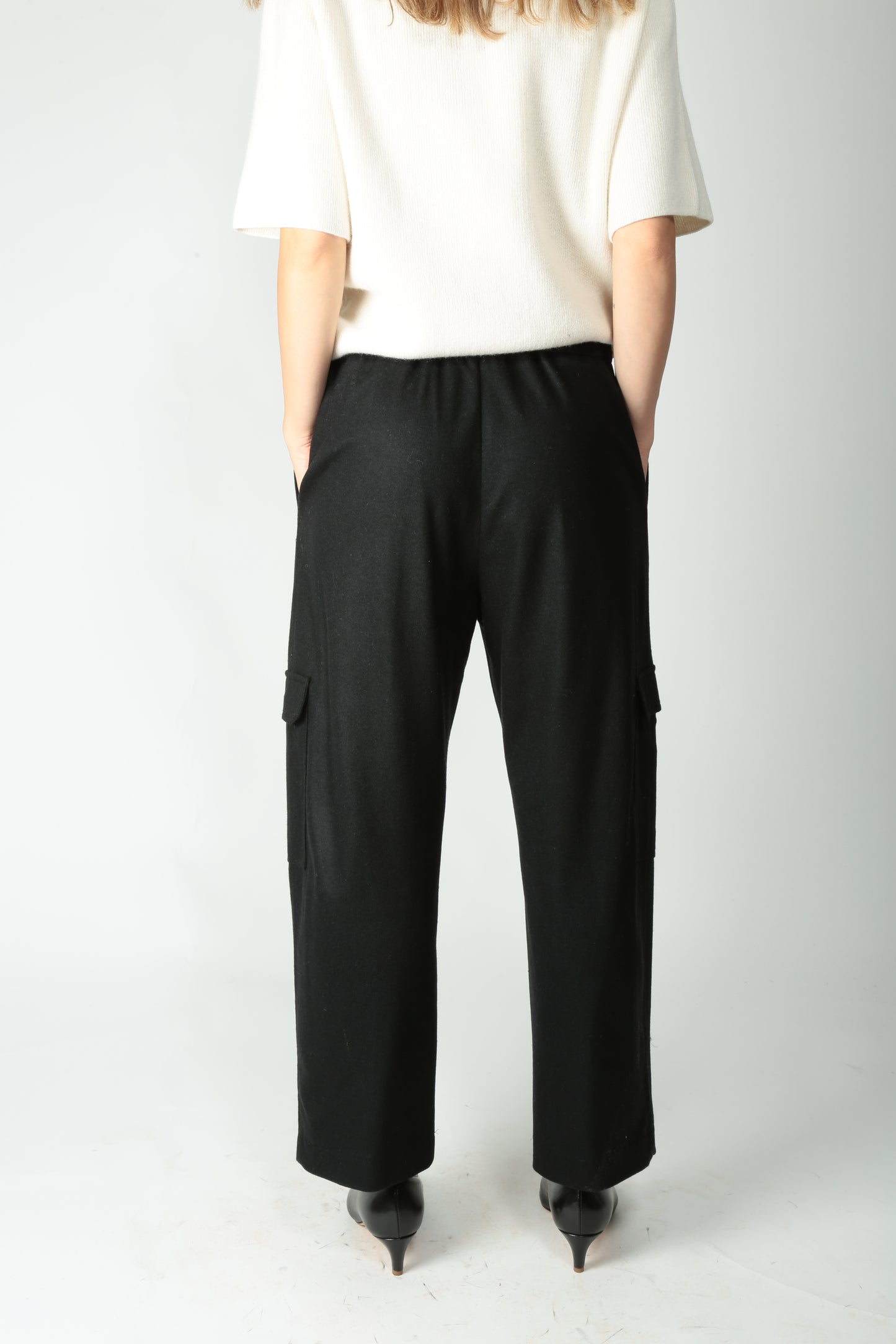 https://admin.shopify.com/store/gulieshop/products/15491874357597#:~:text=https%3A//www.gulieshop.it%20%E2%80%BA%20products%20%E2%80%BA%20l%2Dconti%2Dpantalone%2Dcargo%2Dmisto%2Dcachemire%2Djonah%2Df5wn36