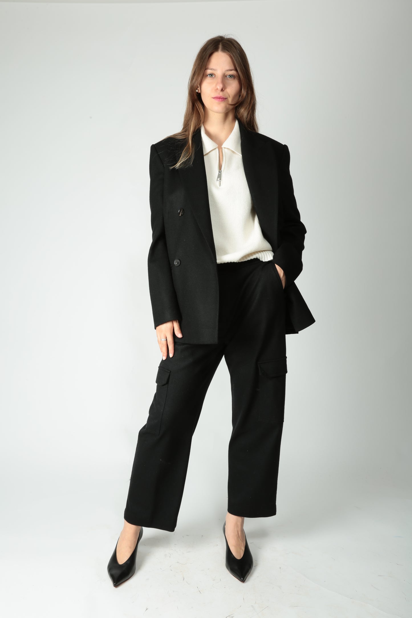 https://admin.shopify.com/store/gulieshop/products/15491874357597#:~:text=https%3A//www.gulieshop.it%20%E2%80%BA%20products%20%E2%80%BA%20l%2Dconti%2Dpantalone%2Dcargo%2Dmisto%2Dcachemire%2Djonah%2Df5wn36