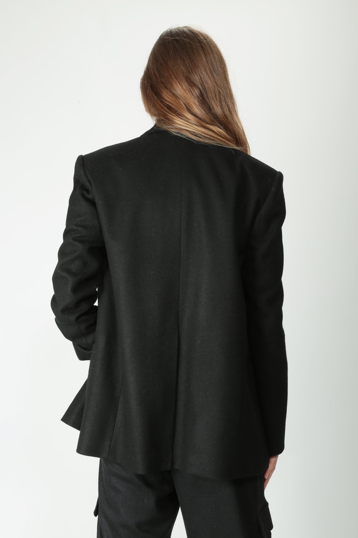 https://admin.shopify.com/store/gulieshop/products/15491874324829#:~:text=https%3A//www.gulieshop.it%20%E2%80%BA%20products%20%E2%80%BA%20l%2Dconti%2Dgiacca%2Ddoppiopetto%2Din%2Dmisto%2Dcachemire%2Dnelson%2Df5wn44