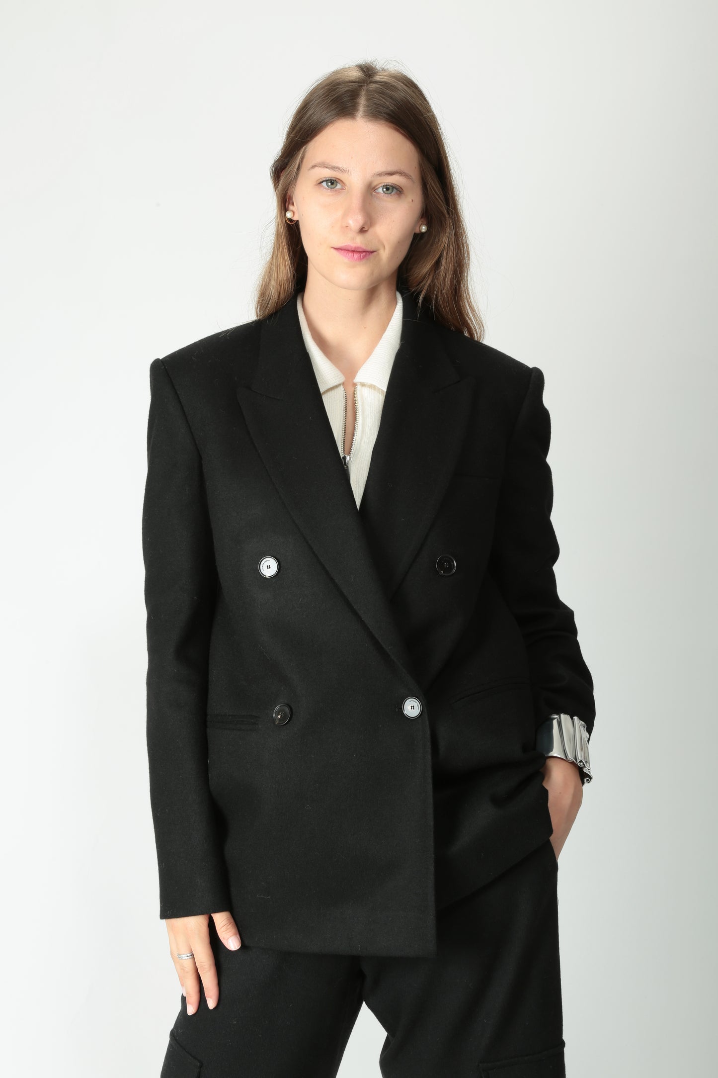 https://admin.shopify.com/store/gulieshop/products/15491874324829#:~:text=https%3A//www.gulieshop.it%20%E2%80%BA%20products%20%E2%80%BA%20l%2Dconti%2Dgiacca%2Ddoppiopetto%2Din%2Dmisto%2Dcachemire%2Dnelson%2Df5wn44