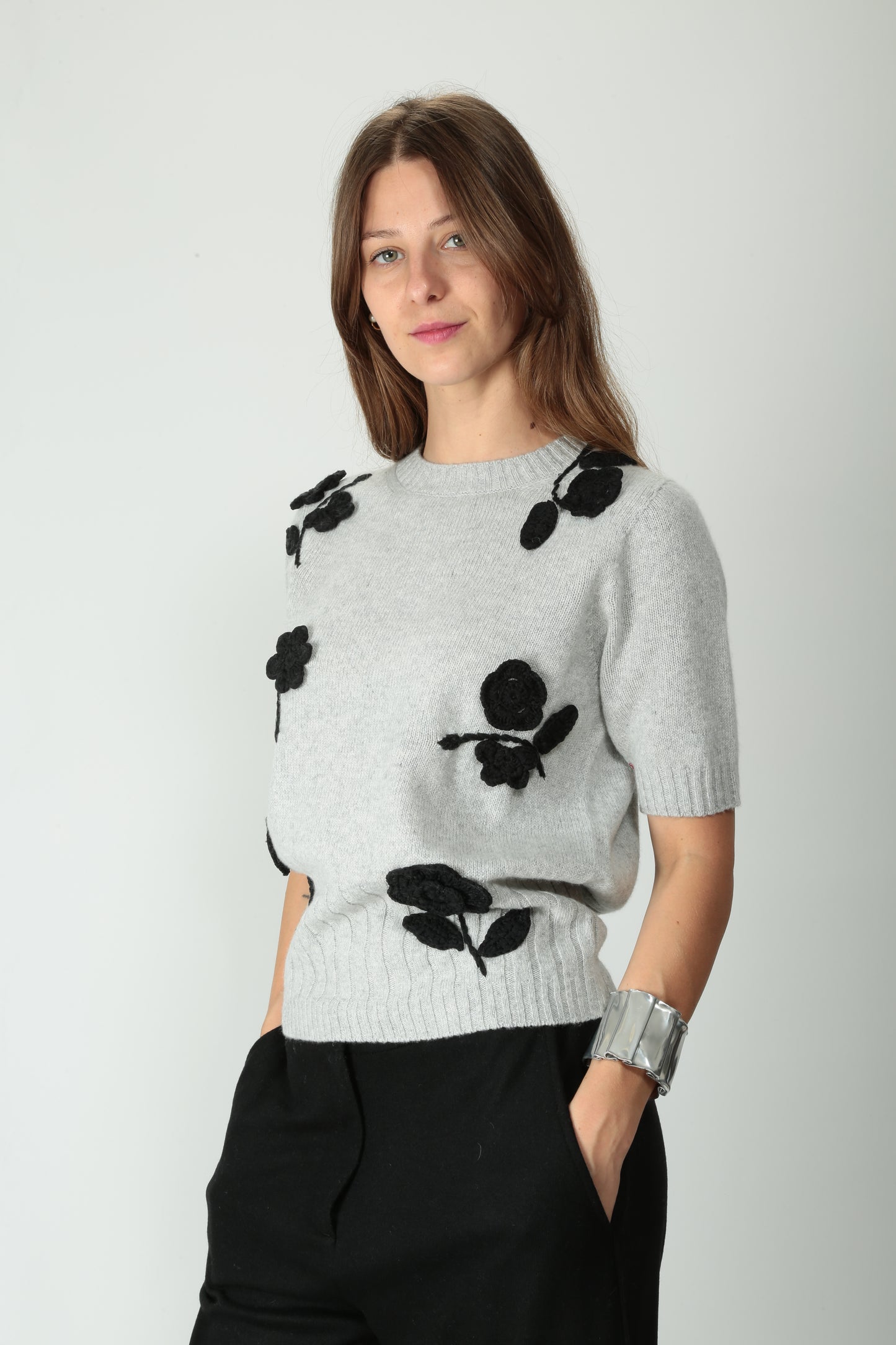 https://admin.shopify.com/store/gulieshop/products/15491874554205#:~:text=https%3A//www.gulieshop.it%20%E2%80%BA%20products%20%E2%80%BA%20l%2Dconti%2Dmaglia%2Dcon%2Dapplicazioni%2Dclaire%2Df5wc73