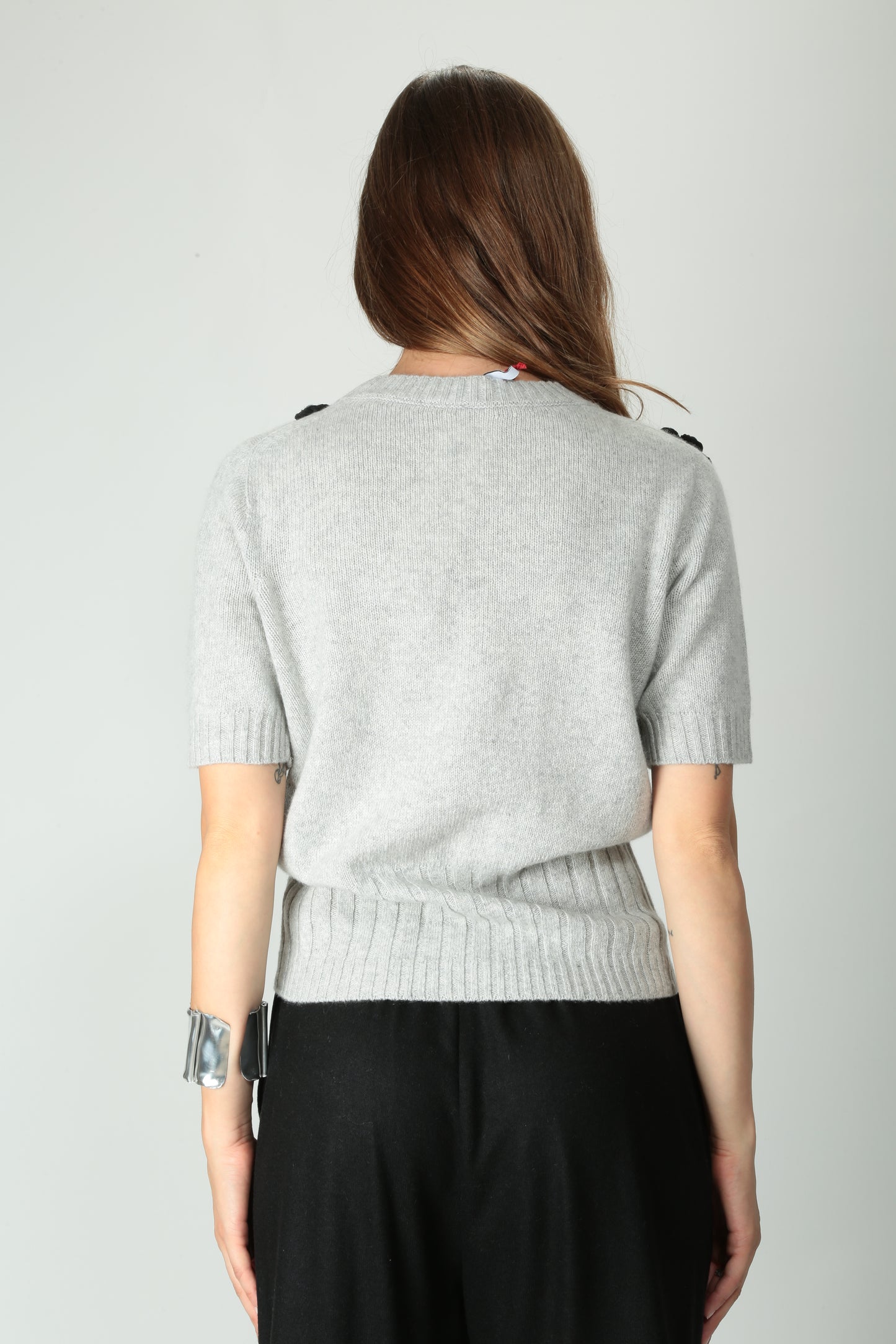 https://admin.shopify.com/store/gulieshop/products/15491874554205#:~:text=https%3A//www.gulieshop.it%20%E2%80%BA%20products%20%E2%80%BA%20l%2Dconti%2Dmaglia%2Dcon%2Dapplicazioni%2Dclaire%2Df5wc73