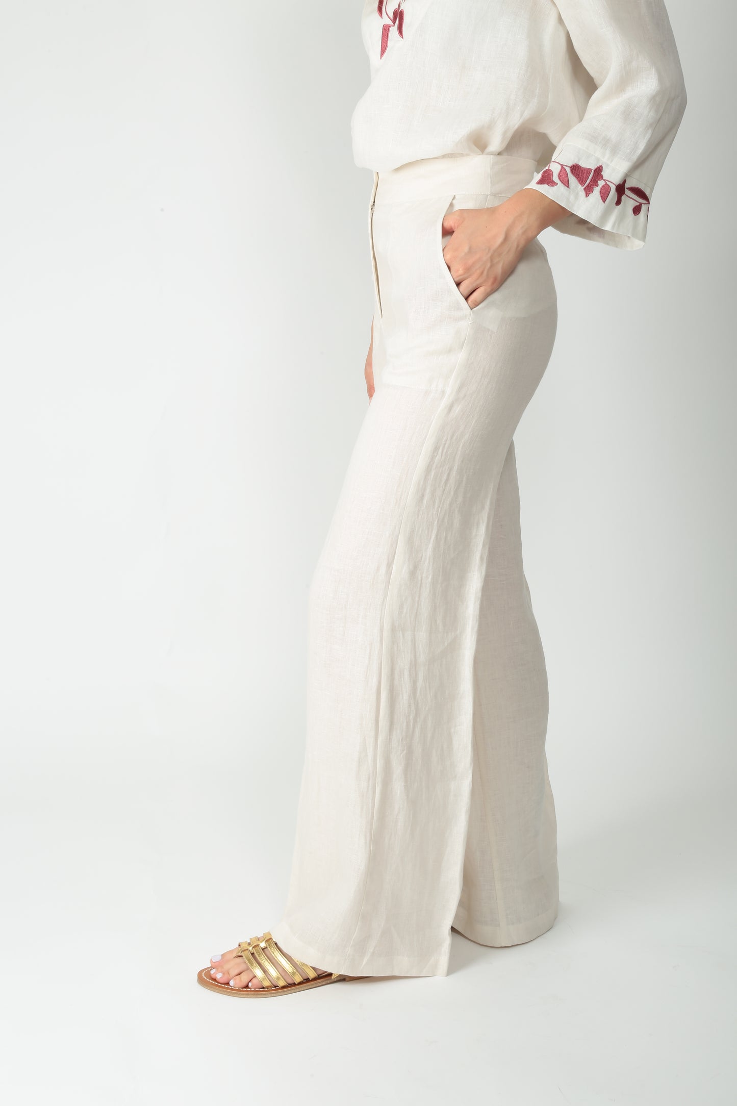 https://admin.shopify.com/store/gulieshop/products/15502397440349#:~:text=https%3A//www.gulieshop.it%20%E2%80%BA%20products%20%E2%80%BA%20maida%2Dmila%2Dpantalone%2Din%2Dlino%2D251m1311%2D1