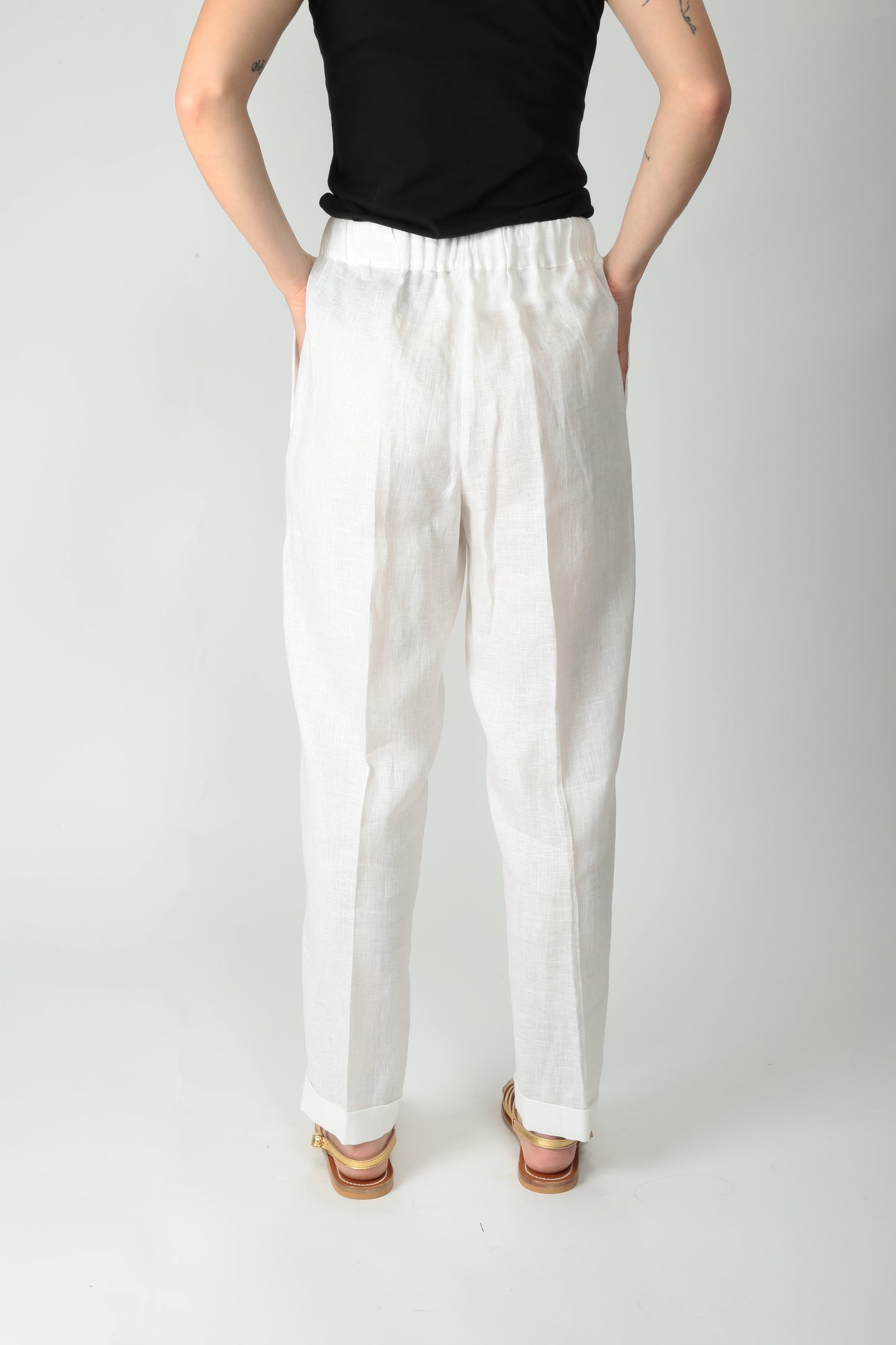 https://admin.shopify.com/store/gulieshop/products/15491875176797#:~:text=https%3A//www.gulieshop.it%20%E2%80%BA%20products%20%E2%80%BA%20l%2Dconti%2Dpantalone%2Din%2Dlino%2Dmaggie%2Dl5sl38