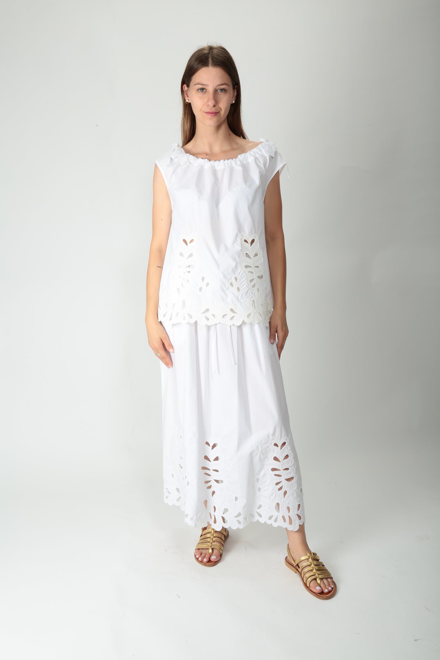 https://admin.shopify.com/store/gulieshop/products/15495348683101#:~:text=https%3A//www.gulieshop.it%20%E2%80%BA%20products%20%E2%80%BA%20meimeij%2Dgonna%2Dcon%2Dricamo%2Dm5eaa2%2D1