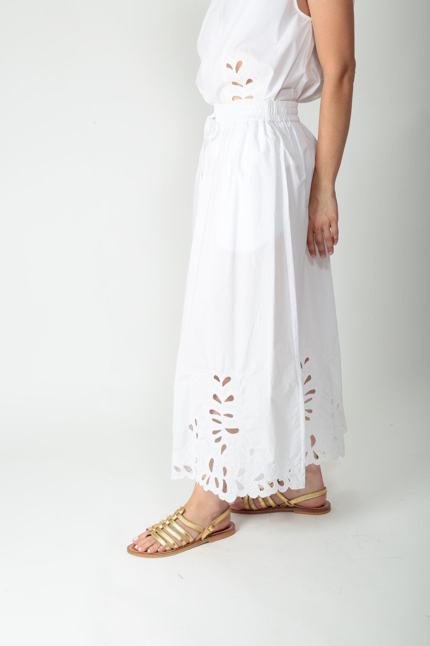 https://admin.shopify.com/store/gulieshop/products/15495348683101#:~:text=https%3A//www.gulieshop.it%20%E2%80%BA%20products%20%E2%80%BA%20meimeij%2Dgonna%2Dcon%2Dricamo%2Dm5eaa2%2D1