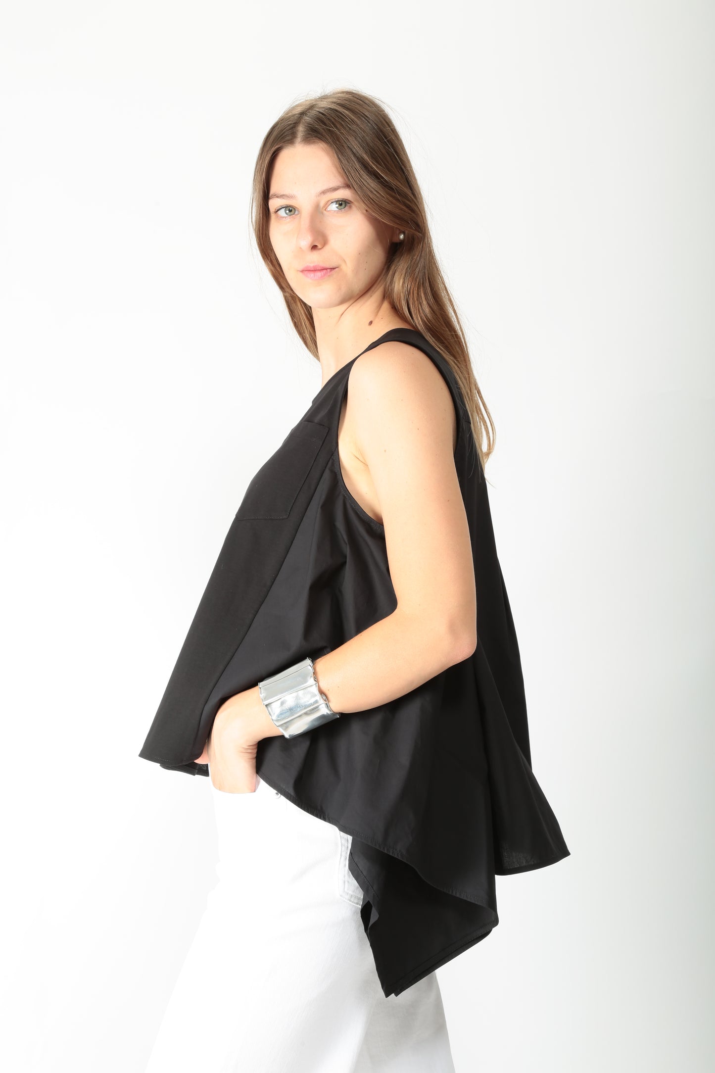 https://admin.shopify.com/store/gulieshop/products/15495348388189#:~:text=https%3A//www.gulieshop.it%20%E2%80%BA%20products%20%E2%80%BA%20meimeij%2Dtop%2Dasimmetrico%2Dm5ex10
