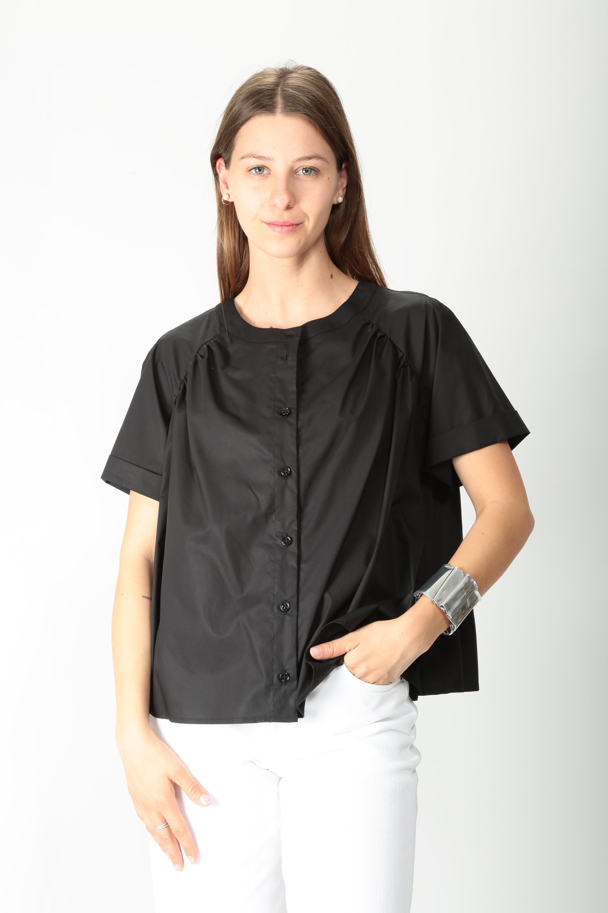 https://admin.shopify.com/store/gulieshop/products/15495347994973#:~:text=https%3A//www.gulieshop.it%20%E2%80%BA%20products%20%E2%80%BA%20meimeij%2Dcamicia%2Din%2Dcotone%2Dm5ea51