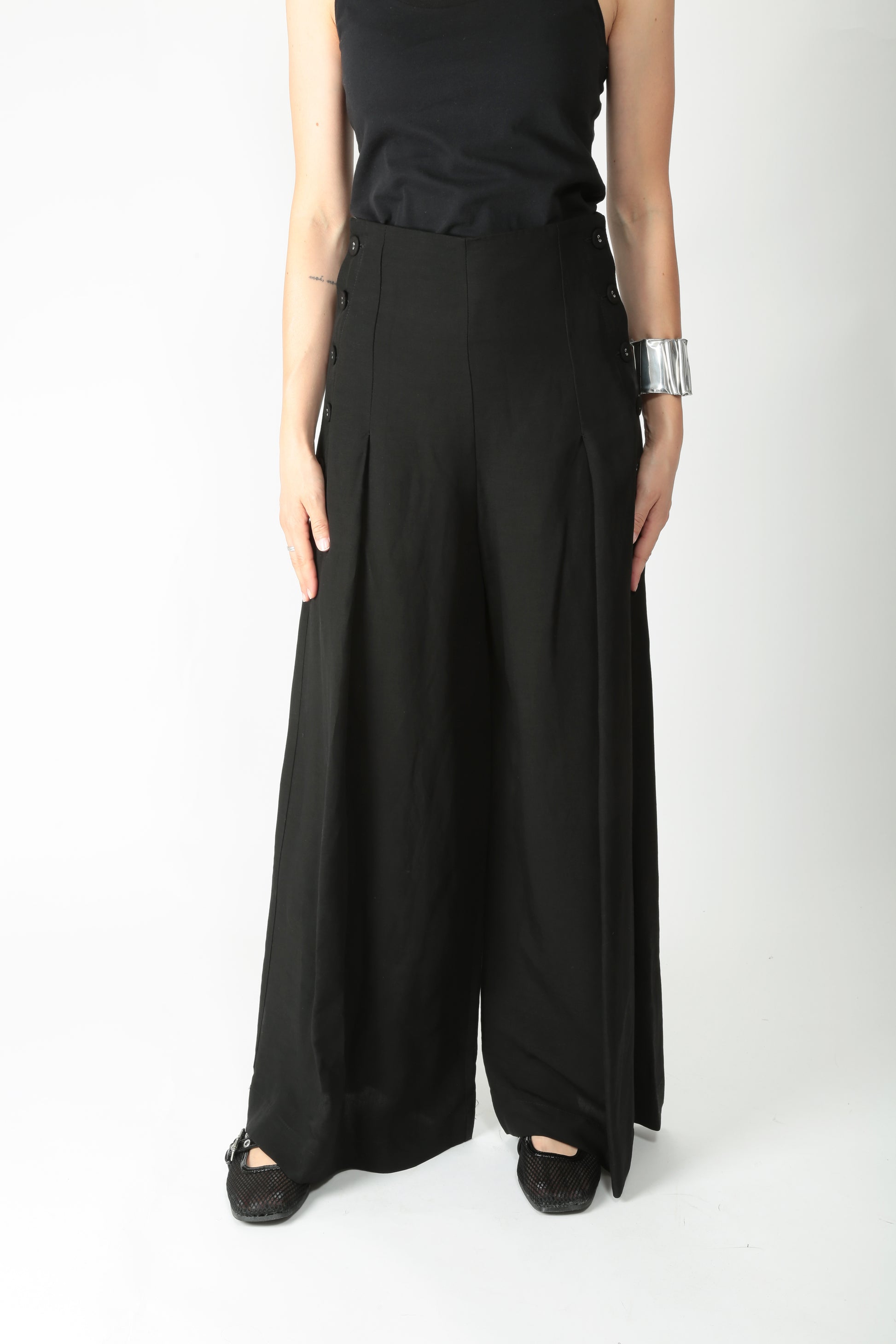 https://admin.shopify.com/store/gulieshop/products/15495348257117#:~:text=https%3A//www.gulieshop.it%20%E2%80%BA%20products%20%E2%80%BA%20meimeij%2Dpantalone%2Dampio%2Dm5ei06