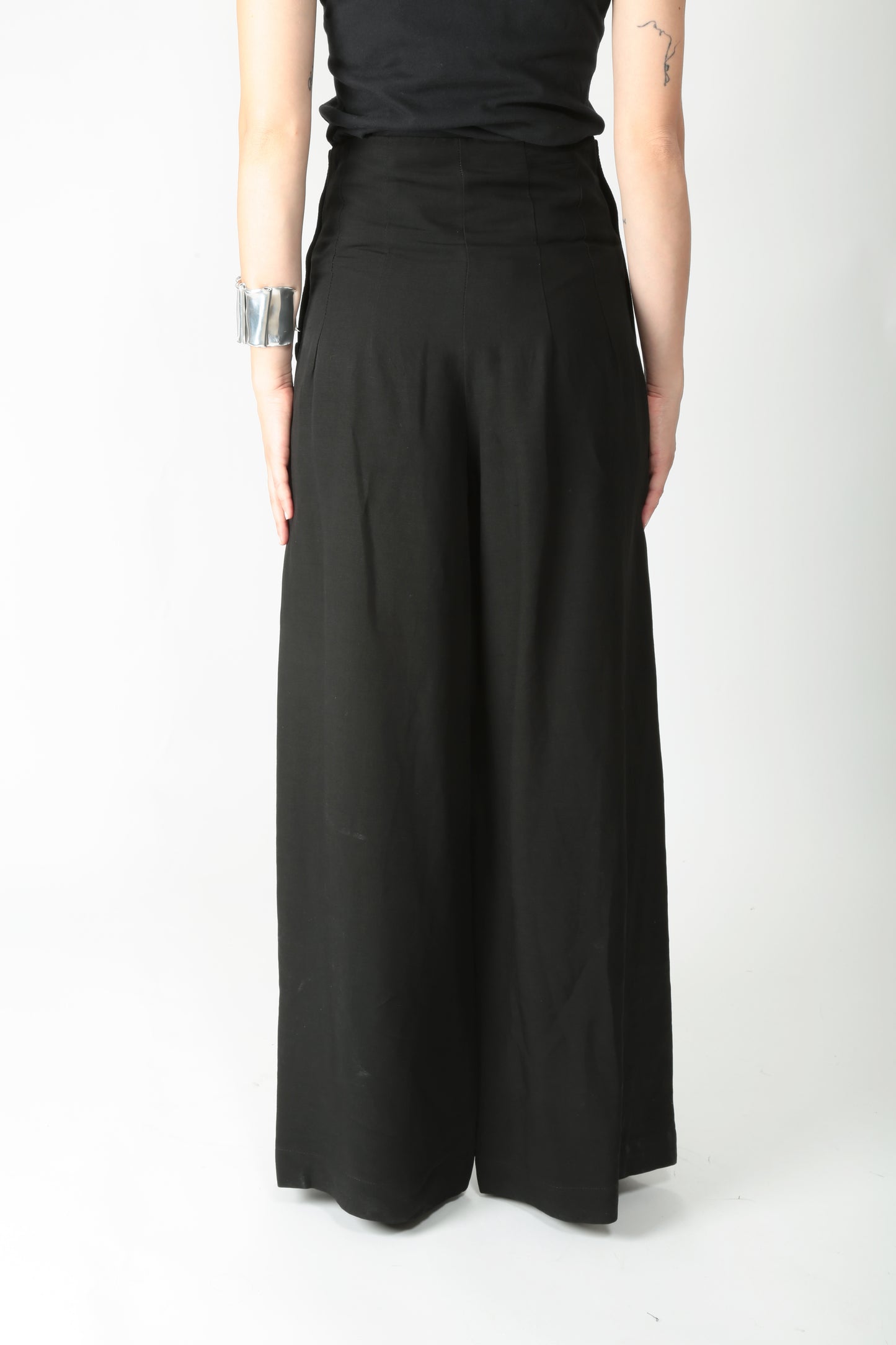 https://admin.shopify.com/store/gulieshop/products/15495348257117#:~:text=https%3A//www.gulieshop.it%20%E2%80%BA%20products%20%E2%80%BA%20meimeij%2Dpantalone%2Dampio%2Dm5ei06