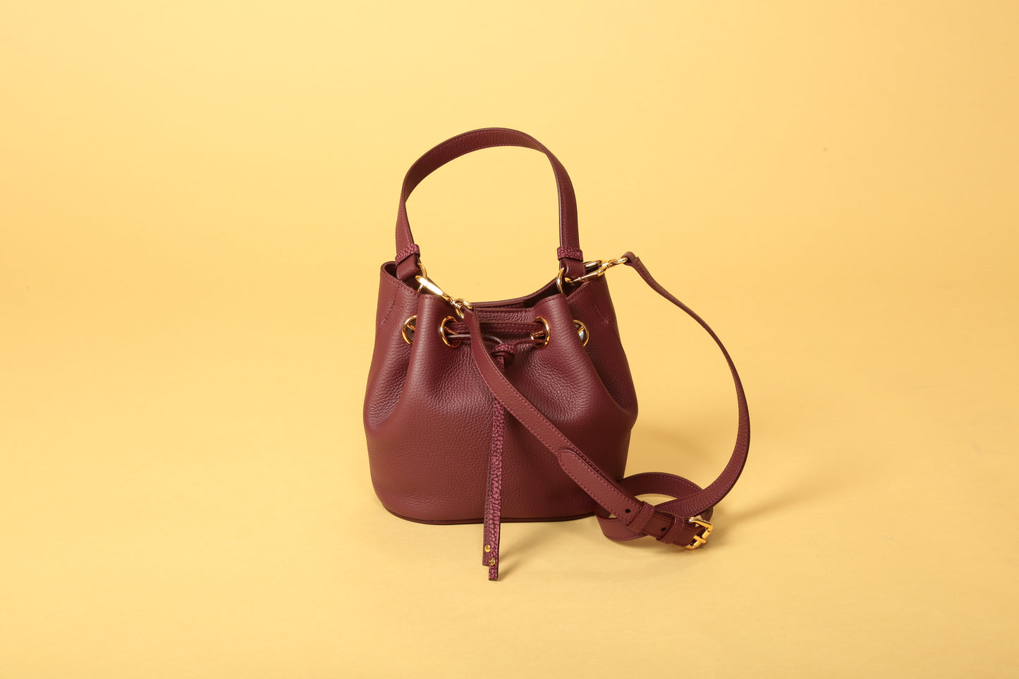 https://admin.shopify.com/store/gulieshop/products/15491900670301#:~:text=https%3A//www.gulieshop.it%20%E2%80%BA%20products%20%E2%80%BA%20borbonese%2Dborsa%2Dsecchiello%2D91010057%2D107