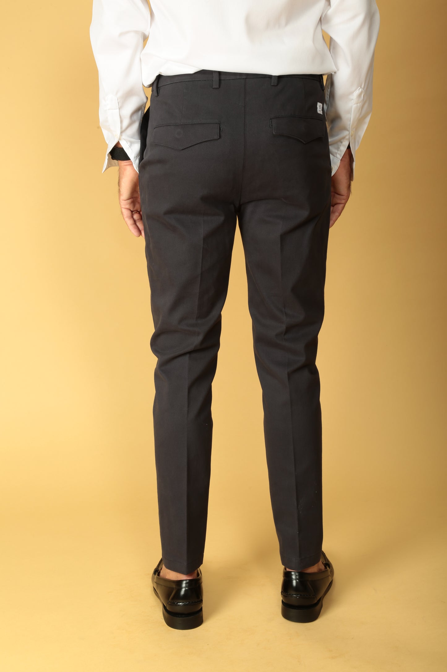 https://admin.shopify.com/store/gulieshop/products/15505929863517#:~:text=https%3A//www.gulieshop.it%20%E2%80%BA%20products%20%E2%80%BA%20department%2D5%2Dpantalone%2Dchino%2Dslim%2Dcrop%2Dprince%2Dup00551m2ts0084000