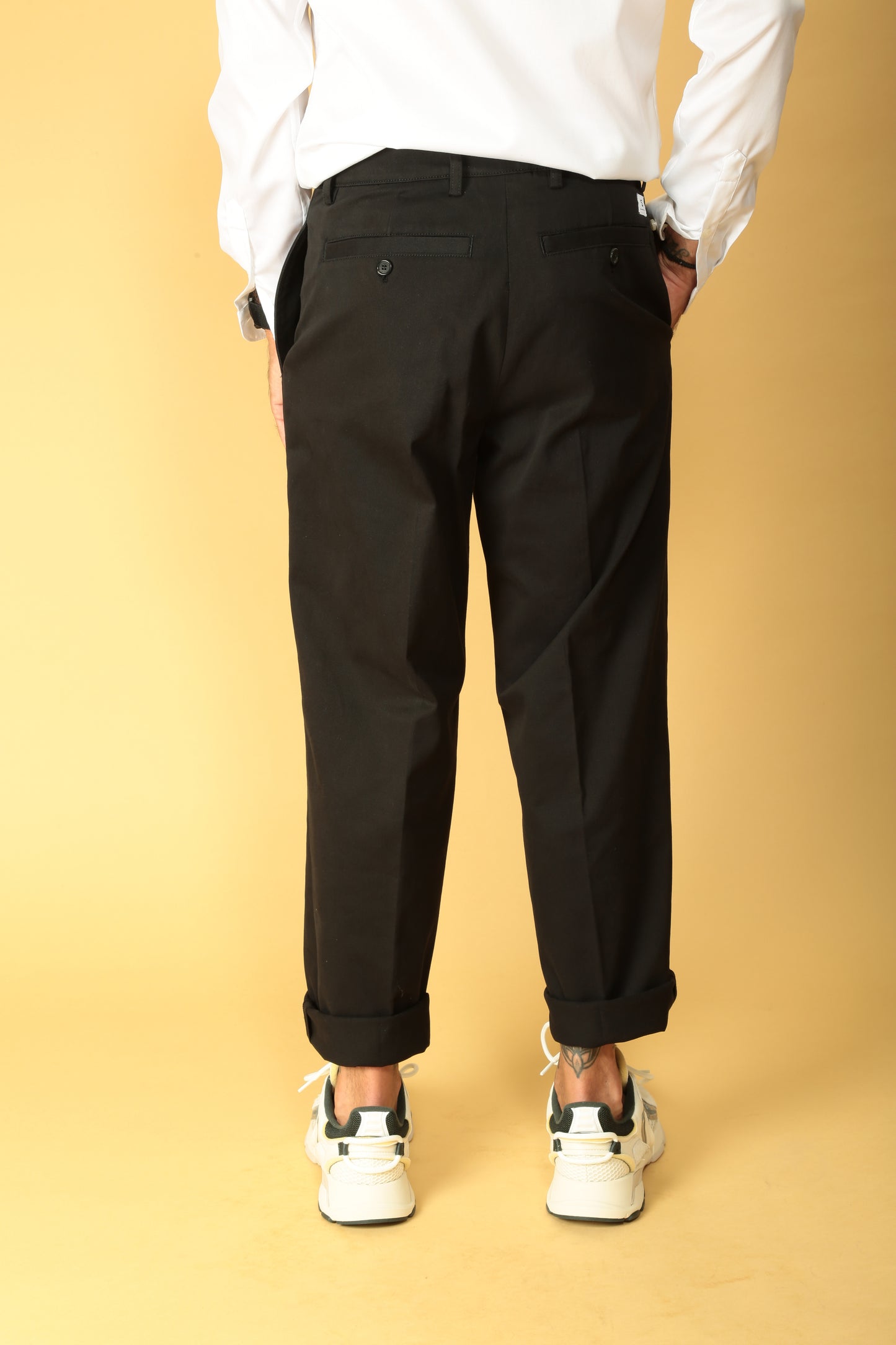 https://admin.shopify.com/store/gulieshop/products/15505930125661#:~:text=https%3A//www.gulieshop.it%20%E2%80%BA%20products%20%E2%80%BA%20department%2D5%2Dpantalone%2Dgamba%2Dampia%2De%2Dmotion%2Dup03651m2ts0084000%2D1