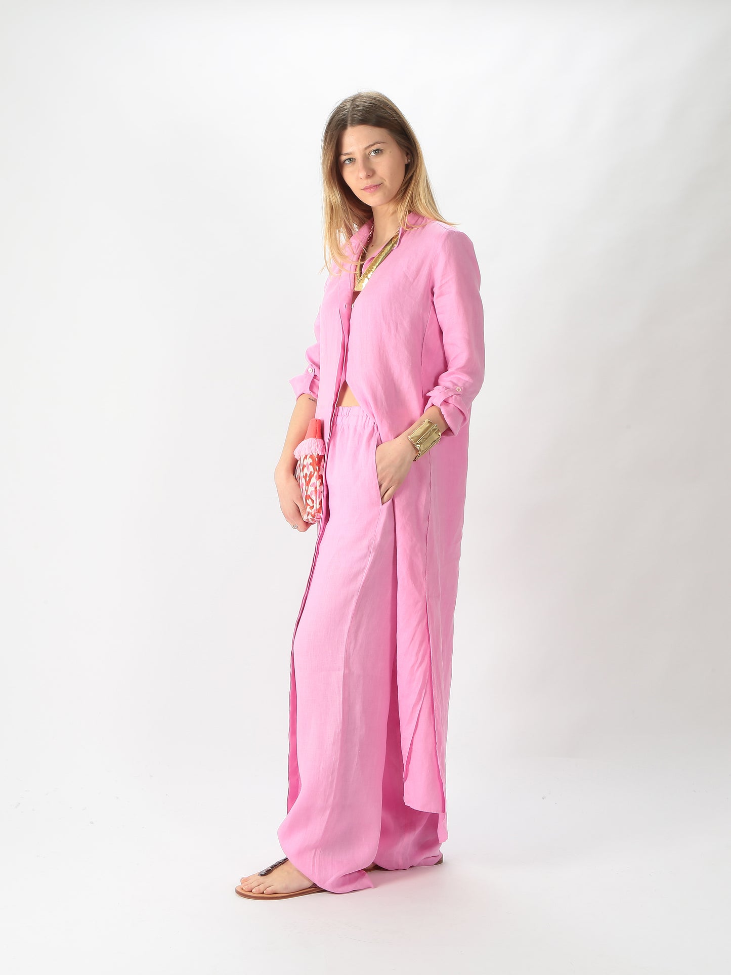 https://admin.shopify.com/store/gulieshop/products/8362950492509#:~:text=Invia-,Caliban%20Pantalone%20in%20lino%20Y66P1DUI5,-Contenuto%20multimediale%201