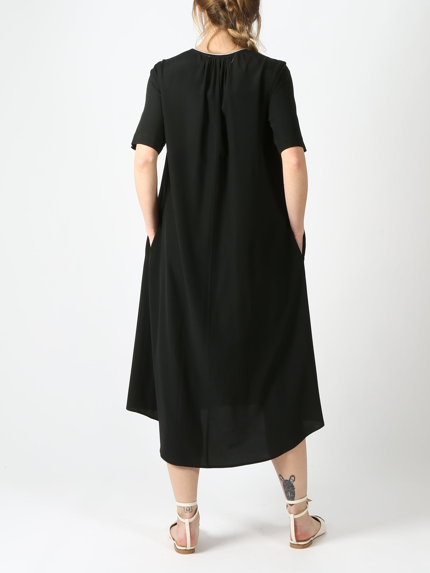 https://admin.shopify.com/store/gulieshop/products/7628800622830#:~:text=Invia-,Purotatto%20Abito%204052,-Contenuto%20multimediale%201