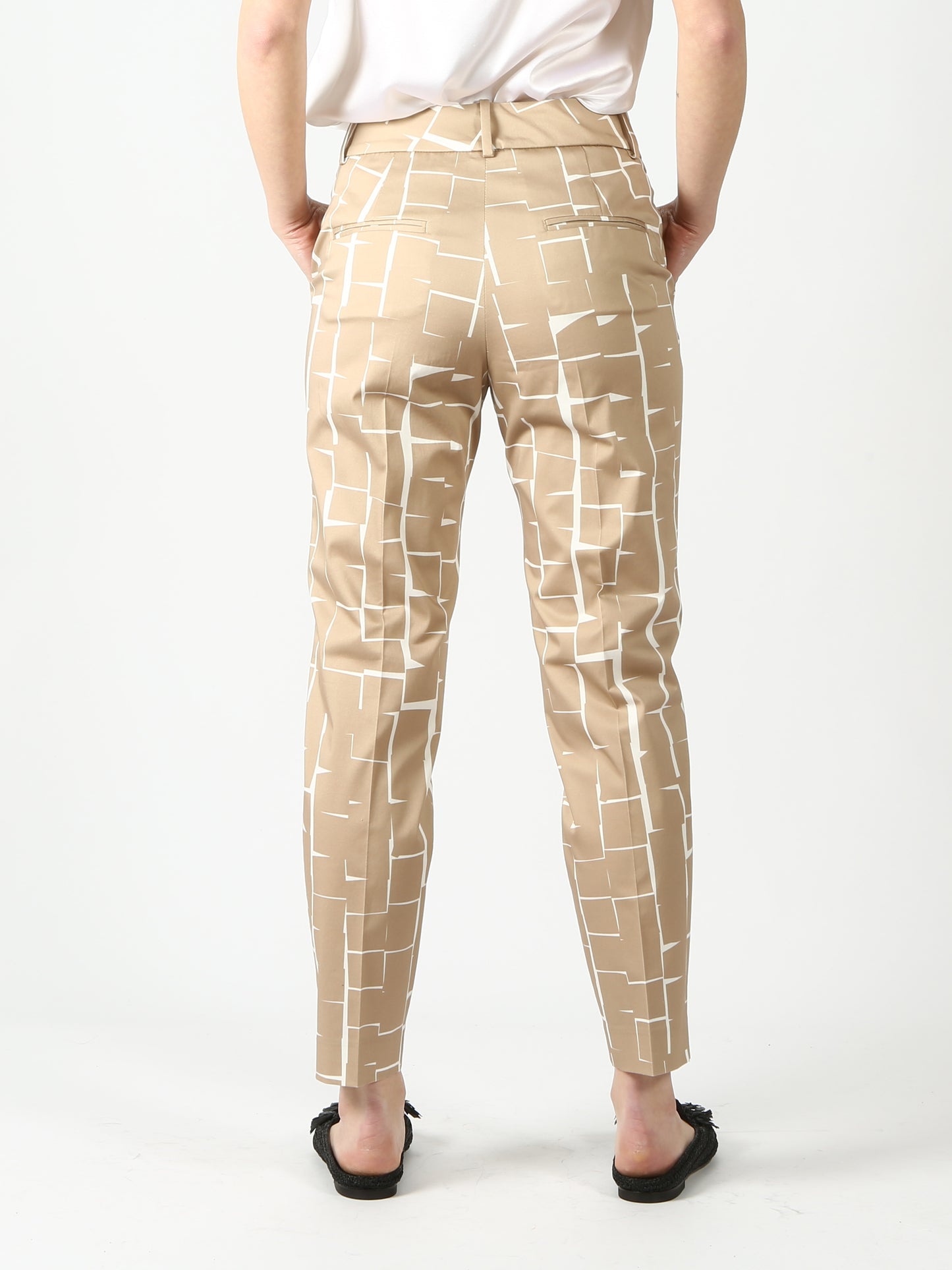https://admin.shopify.com/store/gulieshop/products/7653138628846#:~:text=Invia-,Peserico%20Pantalone%204763,-Contenuto%20multimediale%201
