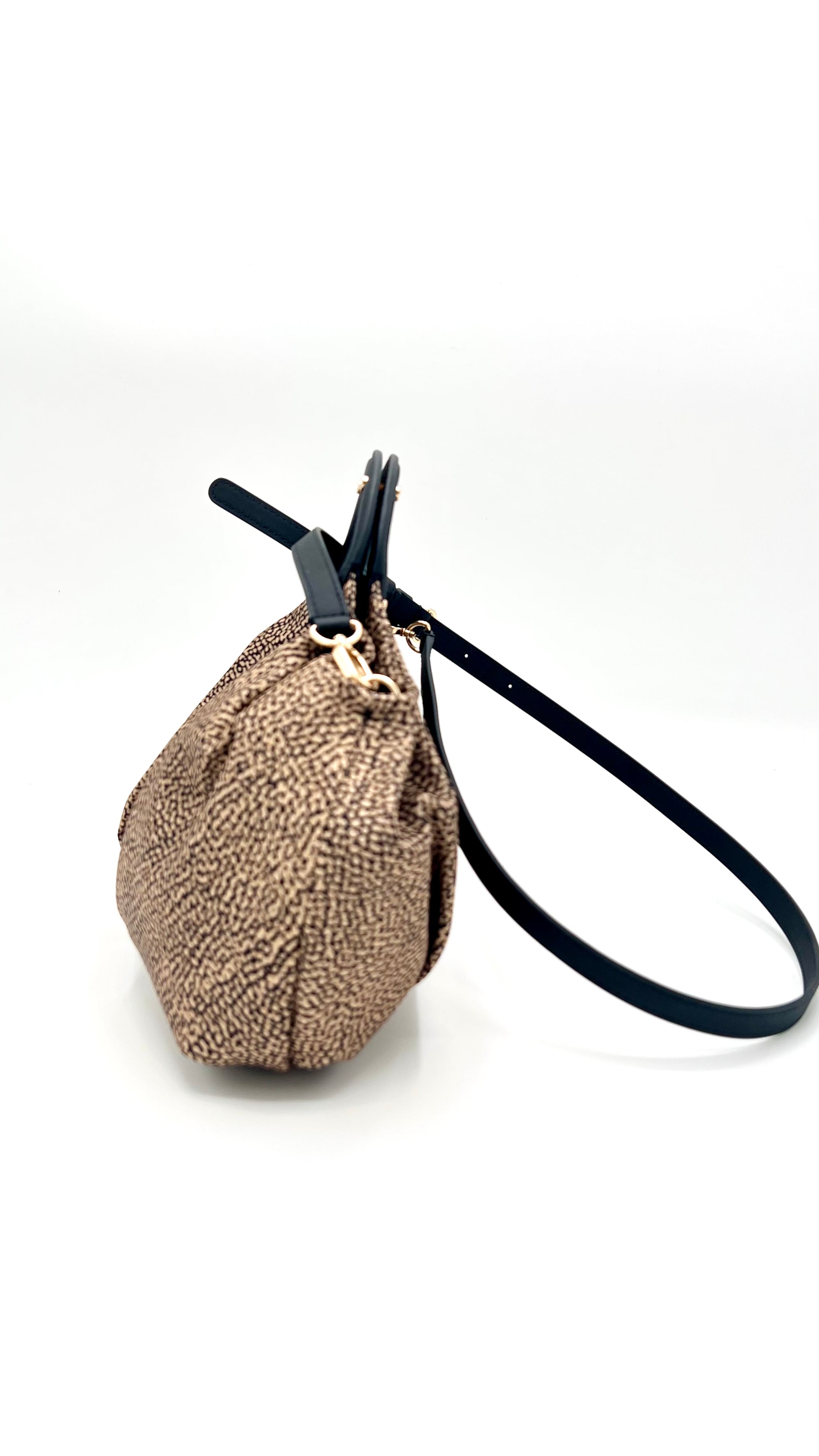 https://admin.shopify.com/store/gulieshop/products/15989763539293#:~:text=https%3A//www.gulieshop.it%20%E2%80%BA%20products%20%E2%80%BA%20borbonese%2Dborsa%2Da%2Dmano%2D91010210ah1%2D1