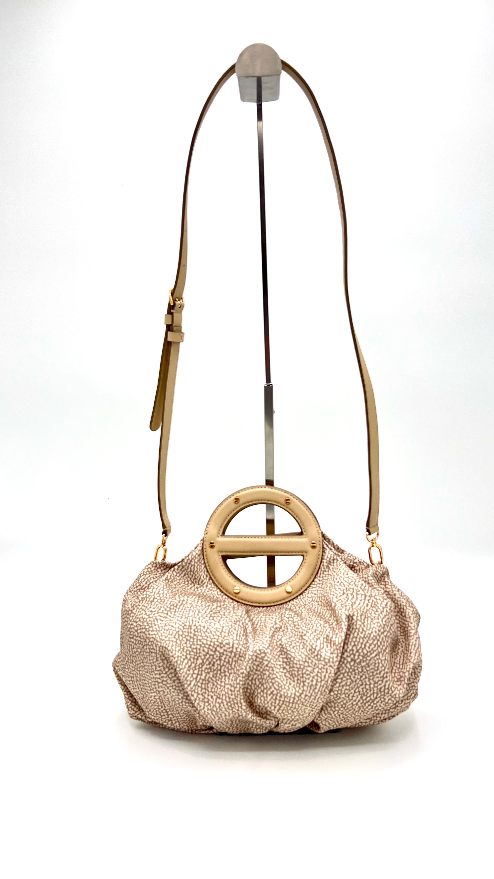 https://admin.shopify.com/store/gulieshop/products/15989763670365#:~:text=https%3A//www.gulieshop.it%20%E2%80%BA%20products%20%E2%80%BA%20borbonese%2Dborsa%2Da%2Dmano%2D91010210ah1%2D3