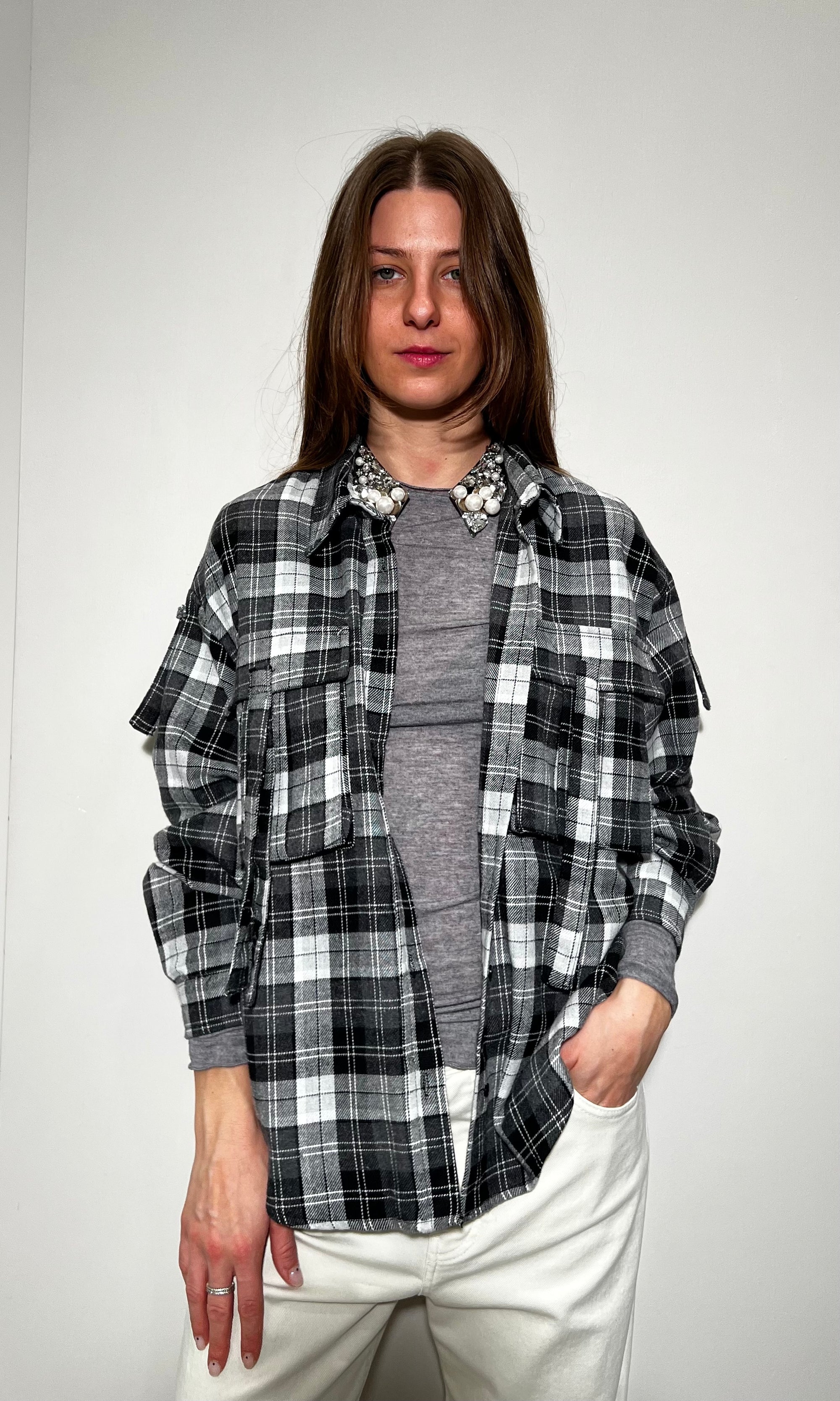 https://admin.shopify.com/store/gulieshop/products/15740344729949#:~:text=https%3A//www.gulieshop.it%20%E2%80%BA%20products%20%E2%80%BA%20tensione%2Din%2Dcamicia%2Da%2Dscacchi%2Dcon%2Dstampa%2Drl1095