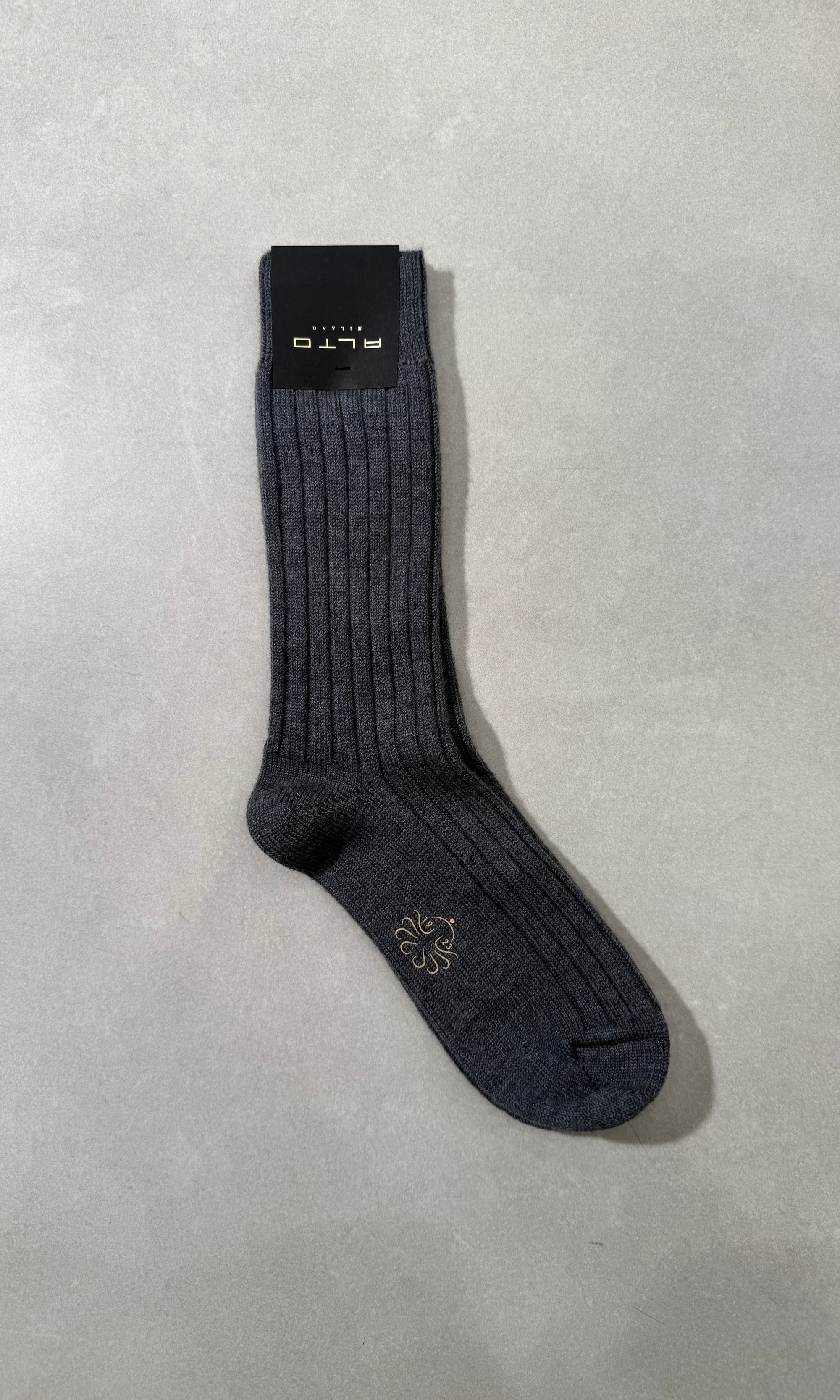 https://admin.shopify.com/store/gulieshop/products/15729440981341#:~:text=https%3A//www.gulieshop.it%20%E2%80%BA%20products%20%E2%80%BA%20alto%2Dcalza%2Da%2Dcoste%2Dmisto%2Dlana%2Daster%2D1