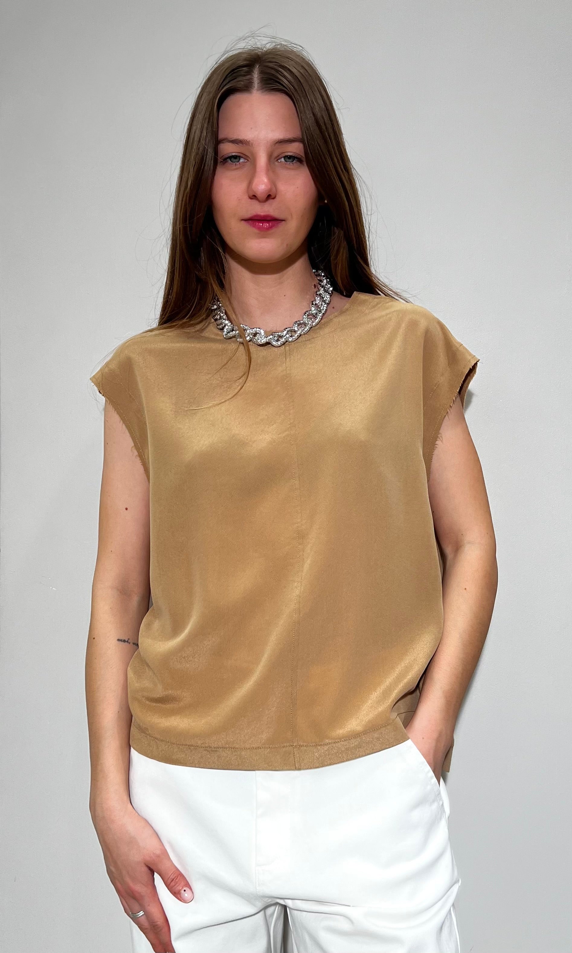 https://admin.shopify.com/store/gulieshop/products/15732748845405#:~:text=https%3A//www.gulieshop.it%20%E2%80%BA%20products%20%E2%80%BA%20jei%2Do%2Dtop%2Din%2Dseta%2D4562