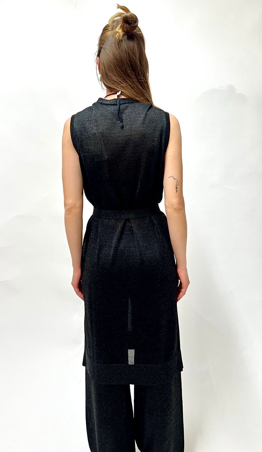 https://admin.shopify.com/store/gulieshop/products/15404564676957#:~:text=https%3A//www.gulieshop.it%20%E2%80%BA%20products%20%E2%80%BA%20kangra%2Dgilet%2Dlungo%2Din%2Dlurex%2Ds5a%2D1970%2D7