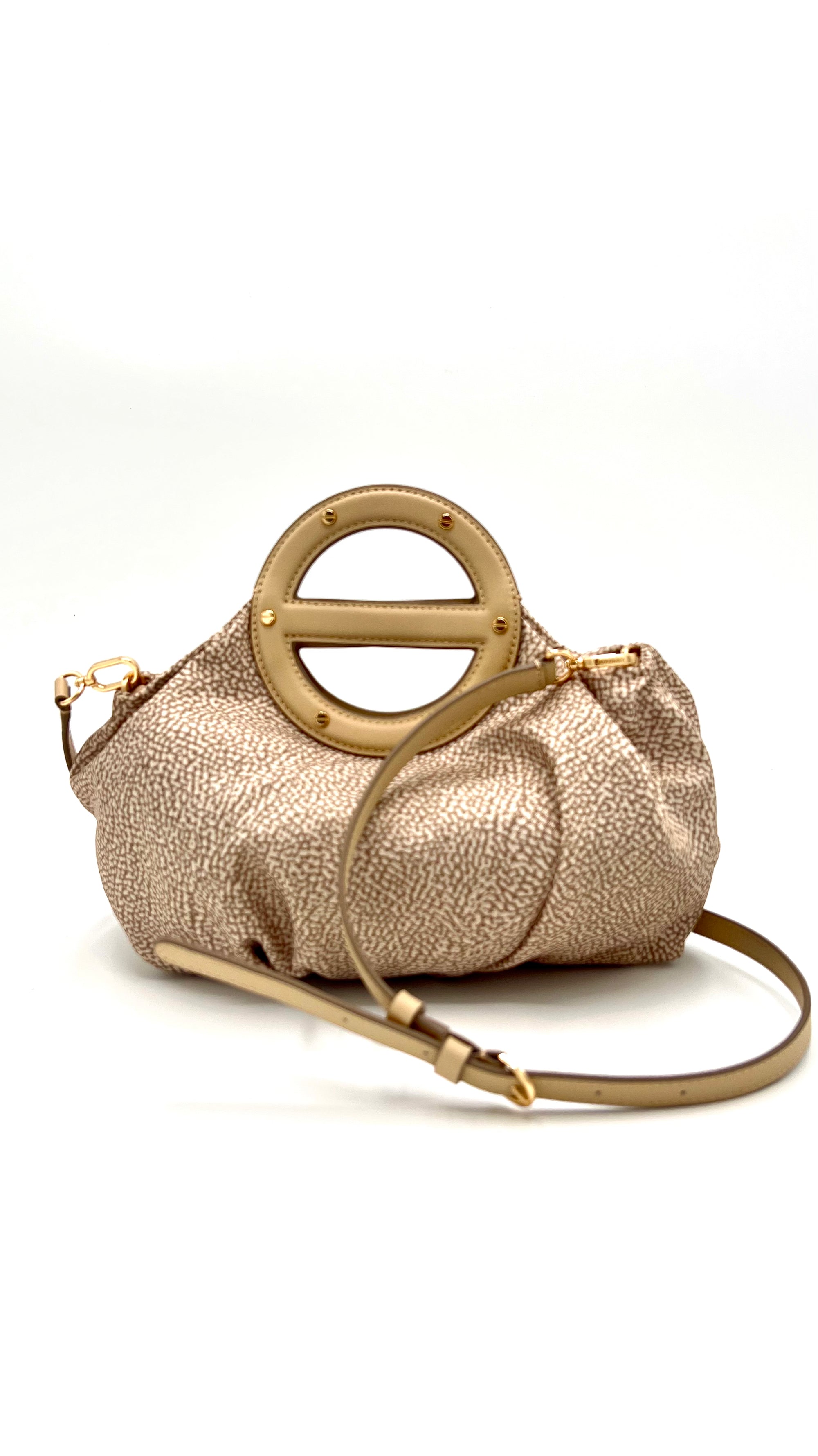 https://admin.shopify.com/store/gulieshop/products/15989763670365#:~:text=https%3A//www.gulieshop.it%20%E2%80%BA%20products%20%E2%80%BA%20borbonese%2Dborsa%2Da%2Dmano%2D91010210ah1%2D3