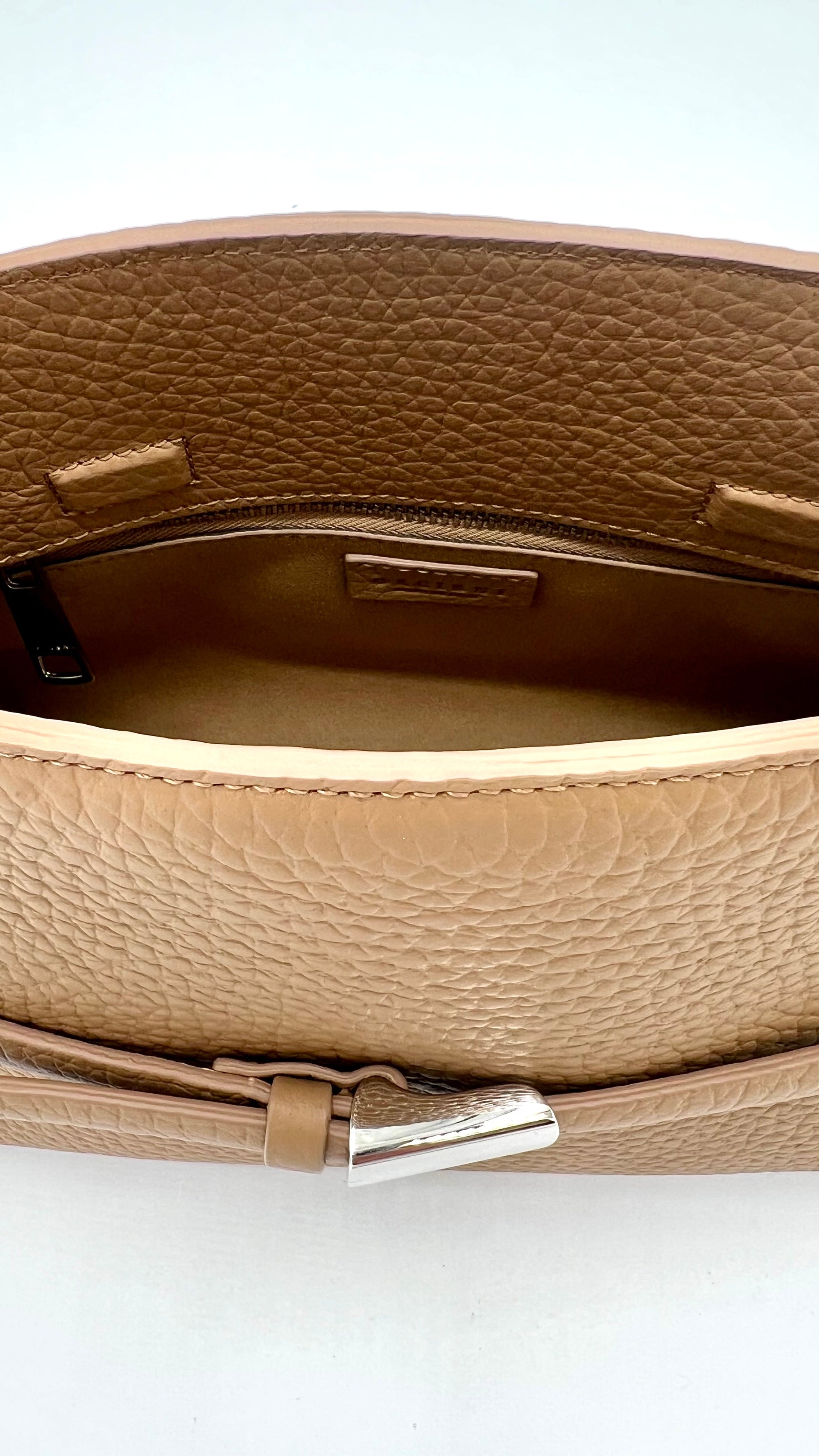 https://admin.shopify.com/store/gulieshop/products/16014680621405