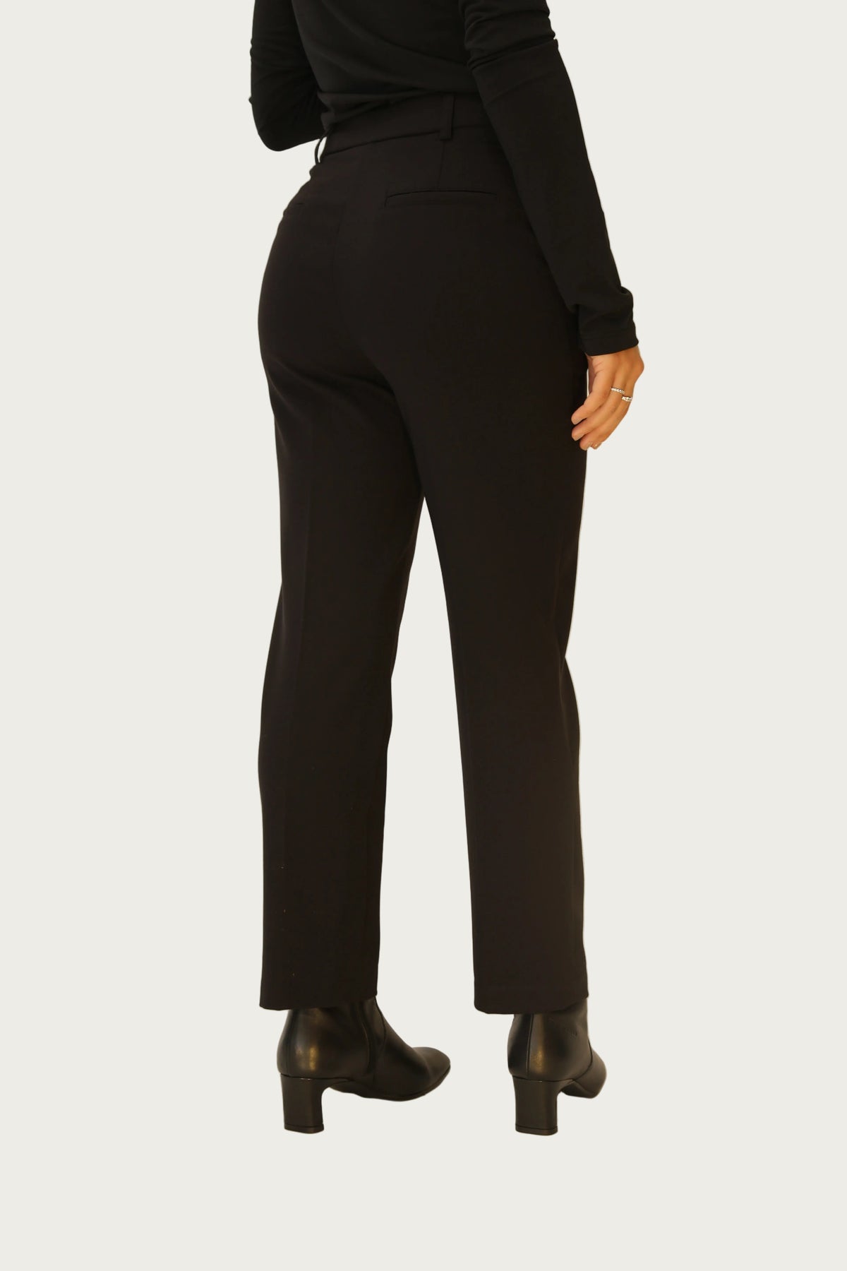https://admin.shopify.com/store/gulieshop/products/16642422145373