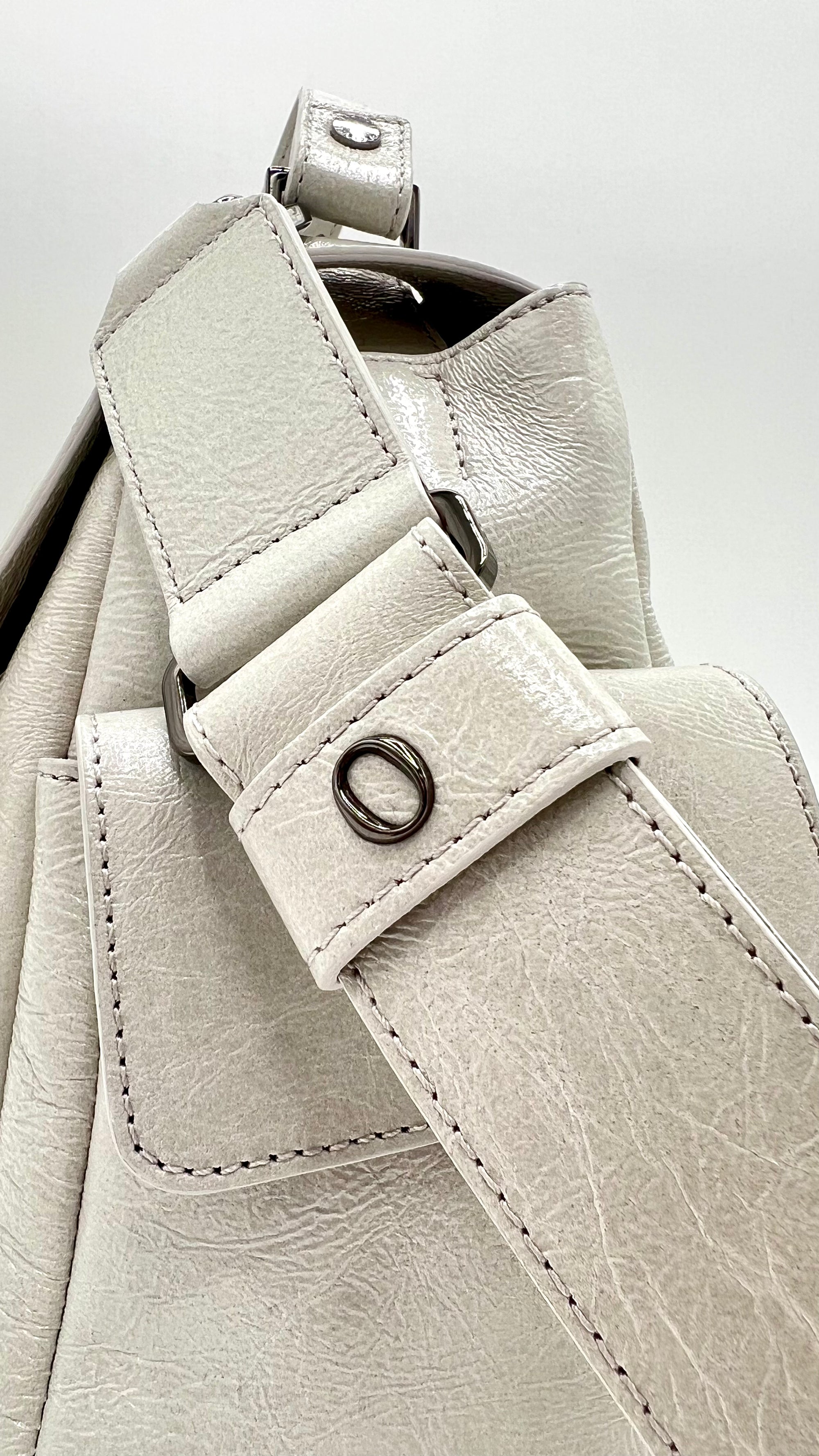 https://admin.shopify.com/store/gulieshop/products/16053075542365#:~:text=https%3A//www.gulieshop.it%20%E2%80%BA%20products%20%E2%80%BA%20orciani%2Dborsa%2Dsveva%2Dstark%2Dsmall%2Db01999