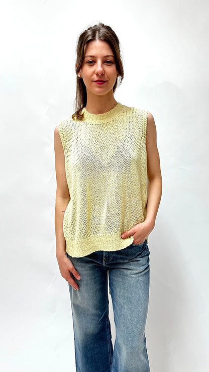 https://admin.shopify.com/store/gulieshop/products/15400666661213#:~:text=https%3A//www.gulieshop.it%20%E2%80%BA%20products%20%E2%80%BA%20r%2Dcollina%2Dgilet%2Din%2Dfilo%2Db41018