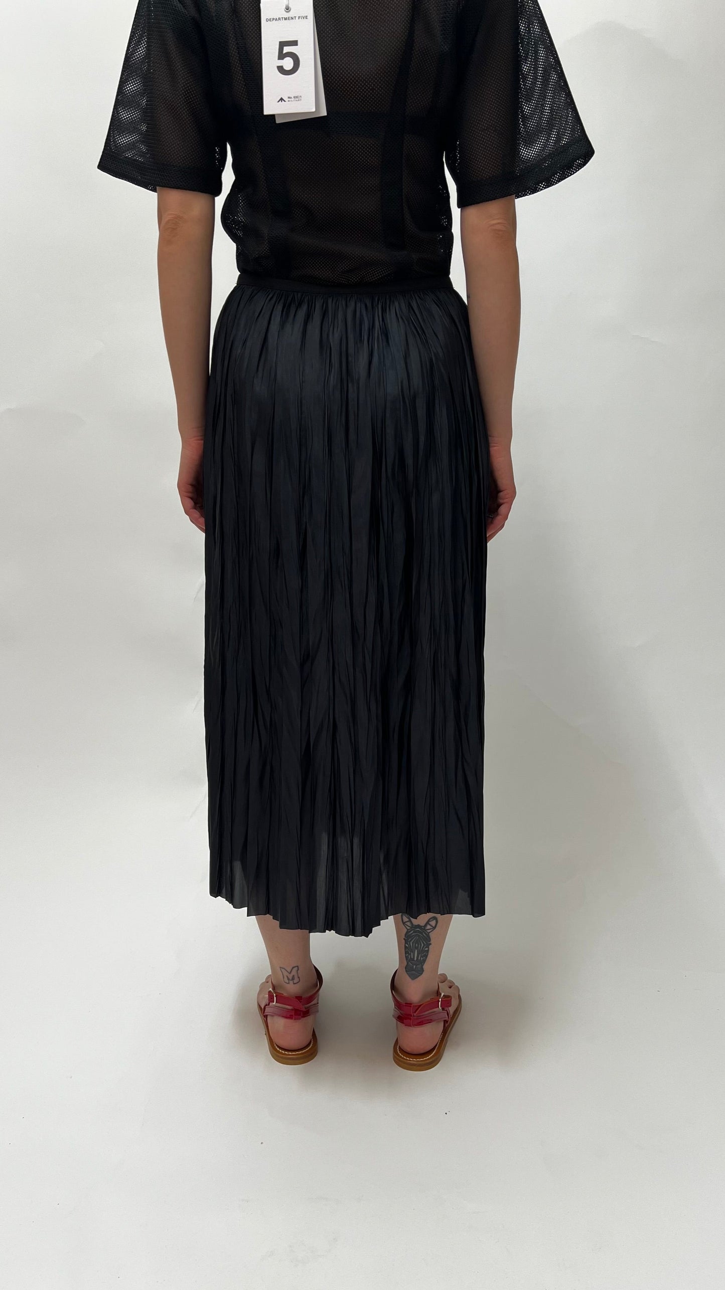 https://admin.shopify.com/store/gulieshop/products/15400666562909#:~:text=https%3A//www.gulieshop.it%20%E2%80%BA%20products%20%E2%80%BA%20r%2Dcollina%2Dgonna%2Dmidi%2Dplisse%2Db57067%2D1