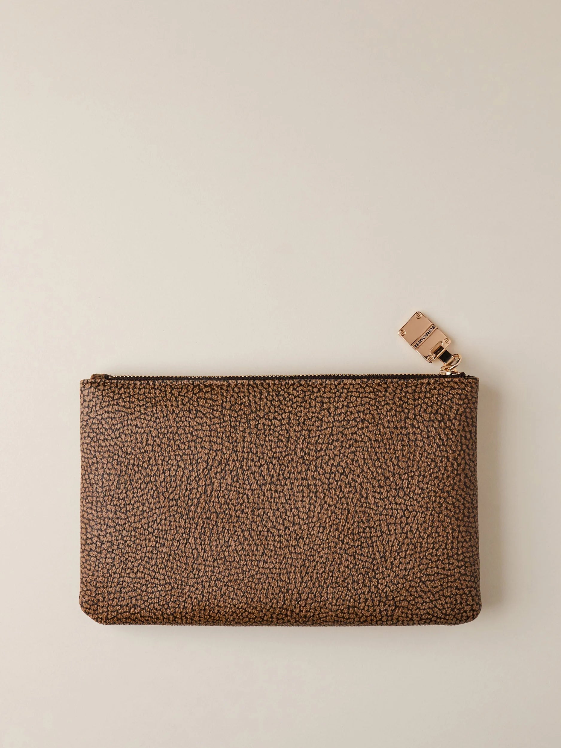 https://admin.shopify.com/store/gulieshop/products/15615157502301#:~:text=https%3A//www.gulieshop.it%20%E2%80%BA%20products%20%E2%80%BA%20borbonese%2Dbusta%2Dpiatta%2Dportadocumenti%2D900147