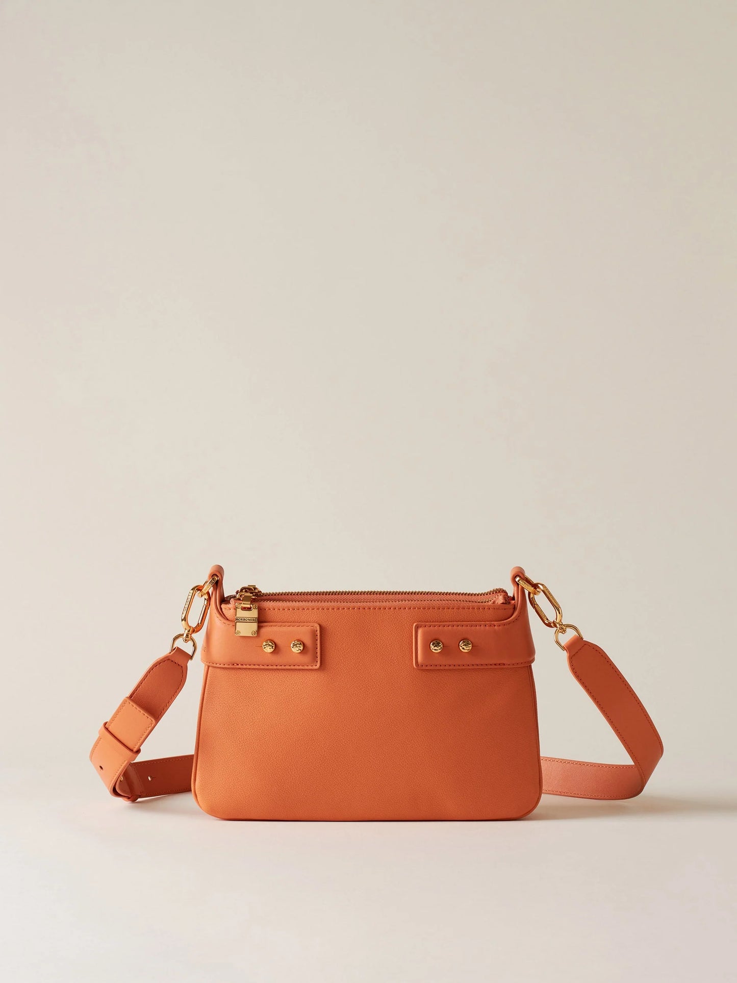 https://admin.shopify.com/store/gulieshop/products/15039632081245#:~:text=https%3A//www.gulieshop.it%20%E2%80%BA%20products%20%E2%80%BA%20borbonese%2Dborsa%2Dcross%2Dover%2Dtrifolder%2D910100300036051