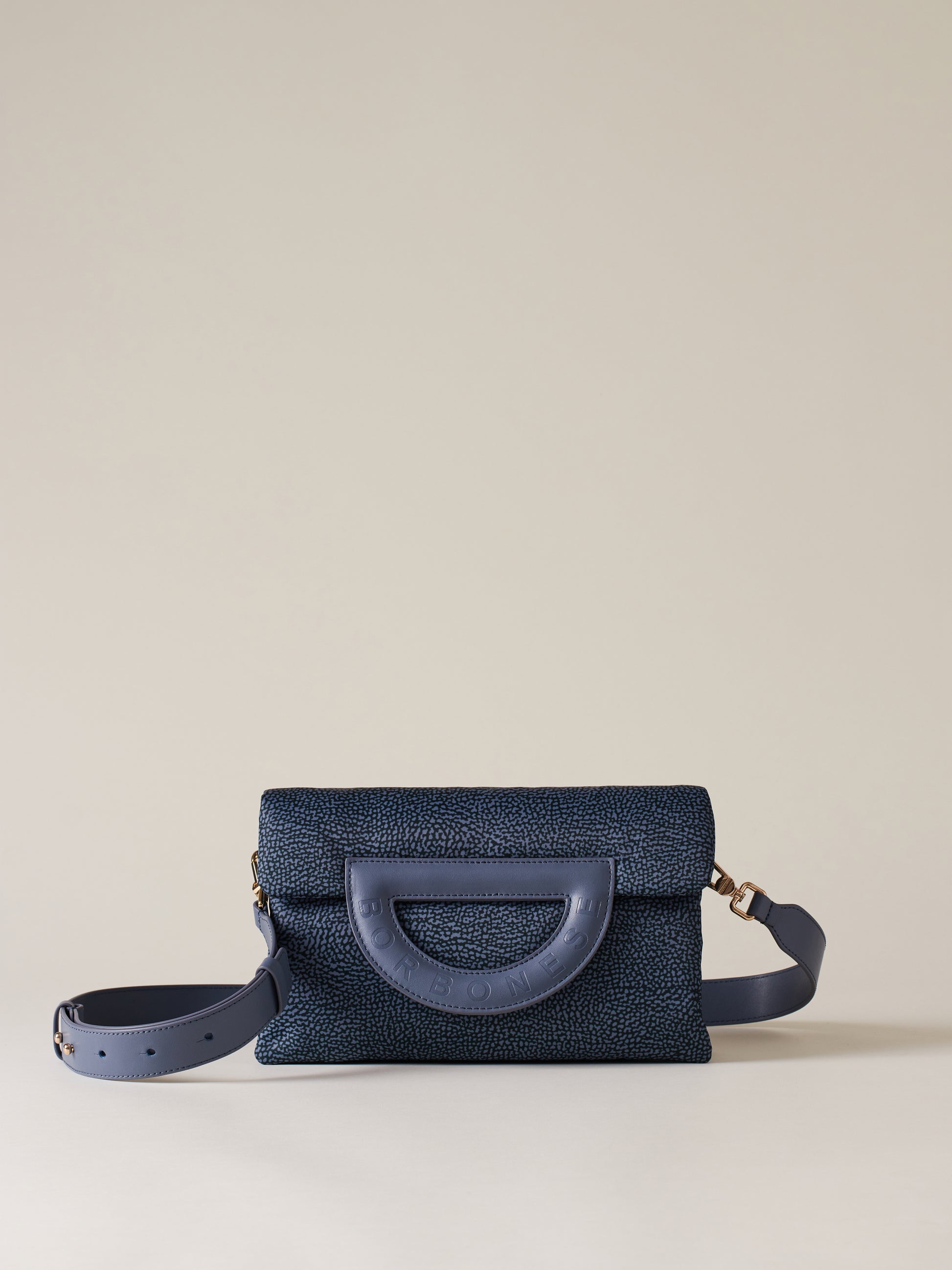 https://admin.shopify.com/store/gulieshop/products/15269743034717#:~:text=https%3A//www.gulieshop.it%20%E2%80%BA%20products%20%E2%80%BA%20borbonese%2Dborsa%2Dpiatta%2Dcon%2Dtracolla%2D91010047i15%2D2