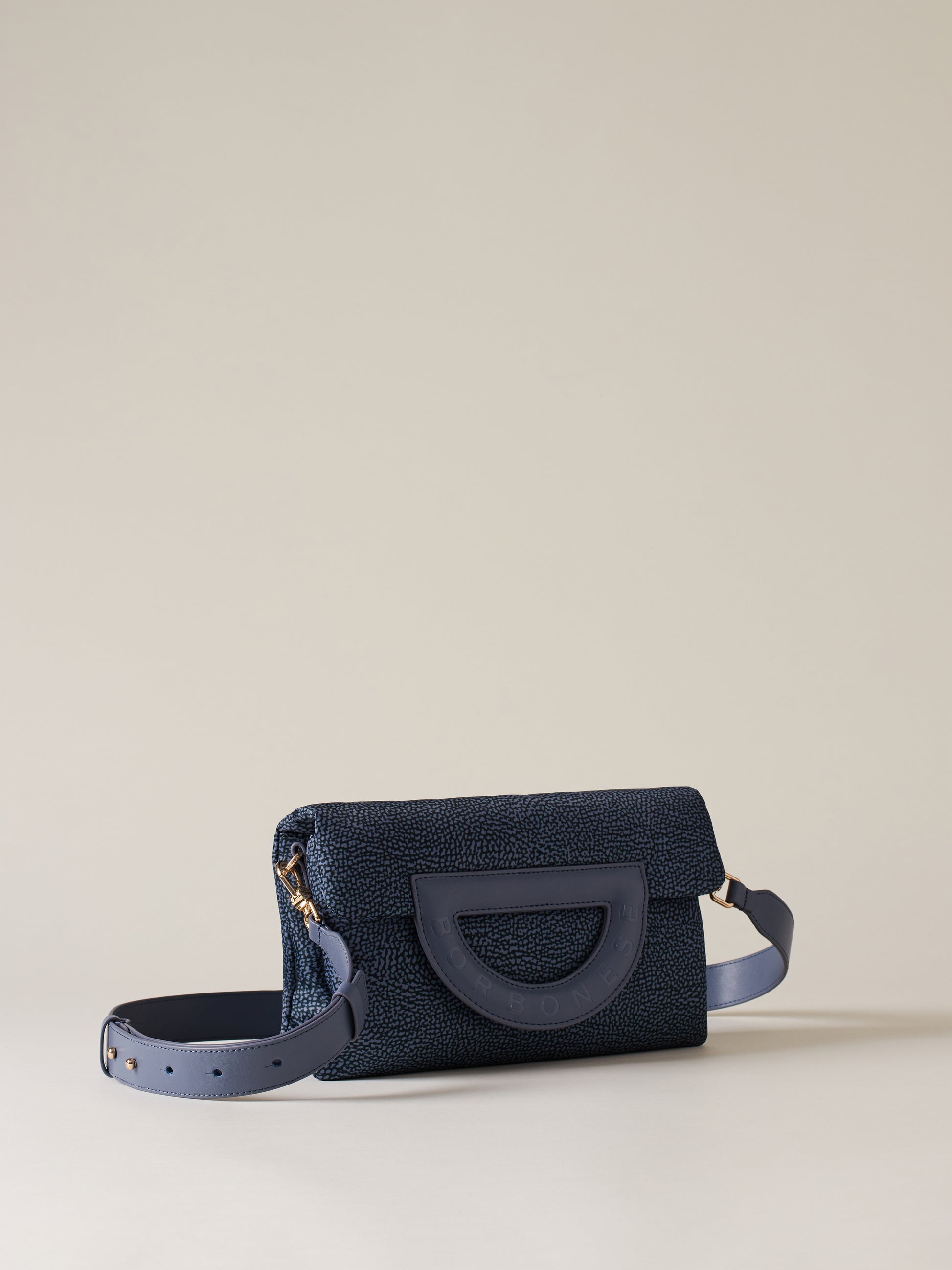 https://admin.shopify.com/store/gulieshop/products/15269743034717#:~:text=https%3A//www.gulieshop.it%20%E2%80%BA%20products%20%E2%80%BA%20borbonese%2Dborsa%2Dpiatta%2Dcon%2Dtracolla%2D91010047i15%2D2