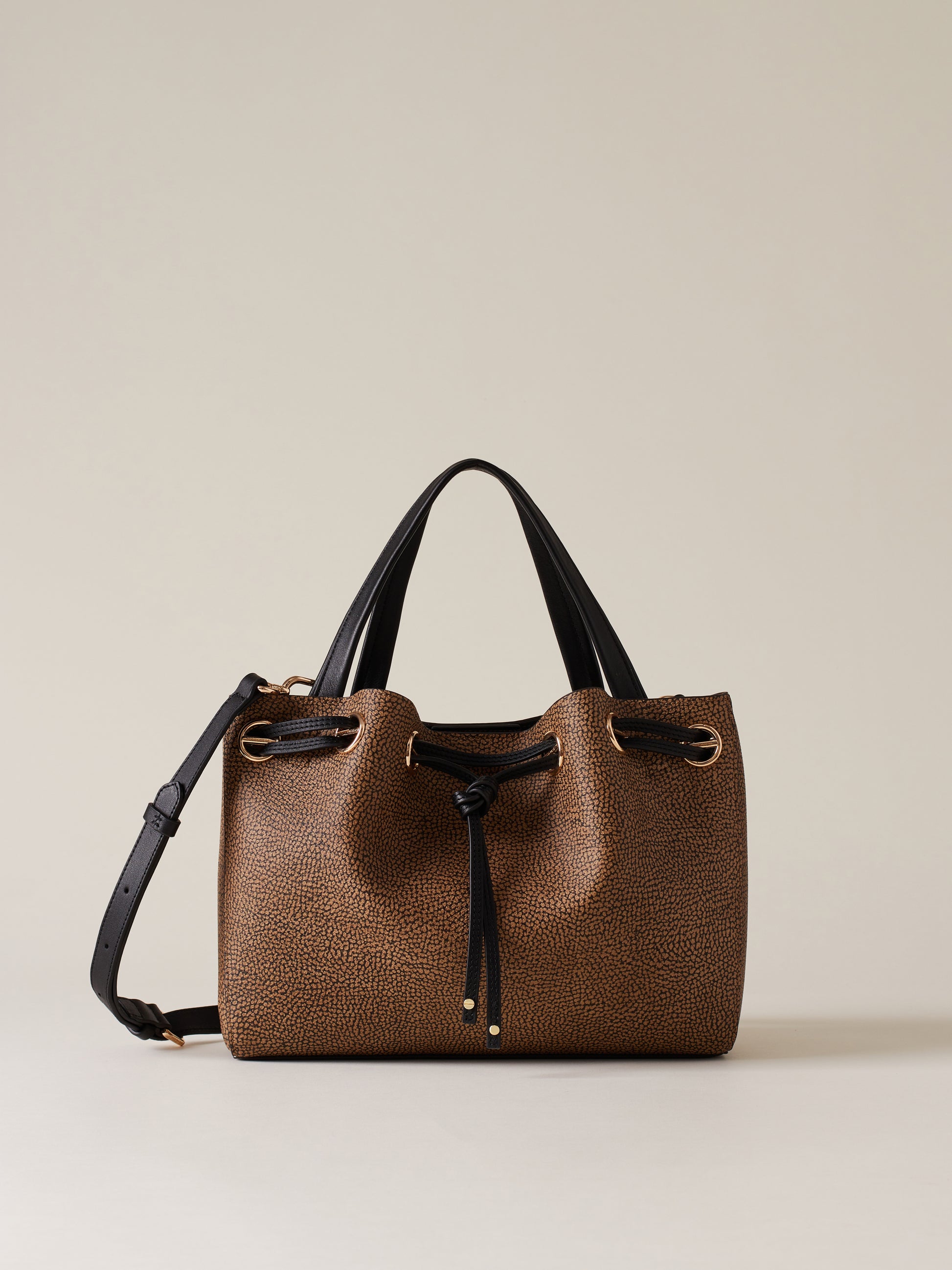 https://admin.shopify.com/store/gulieshop/products/15269743984989#:~:text=https%3A//www.gulieshop.it%20%E2%80%BA%20products%20%E2%80%BA%20borbonese%2Dborsa%2Dshopping%2D91010055%2D0022