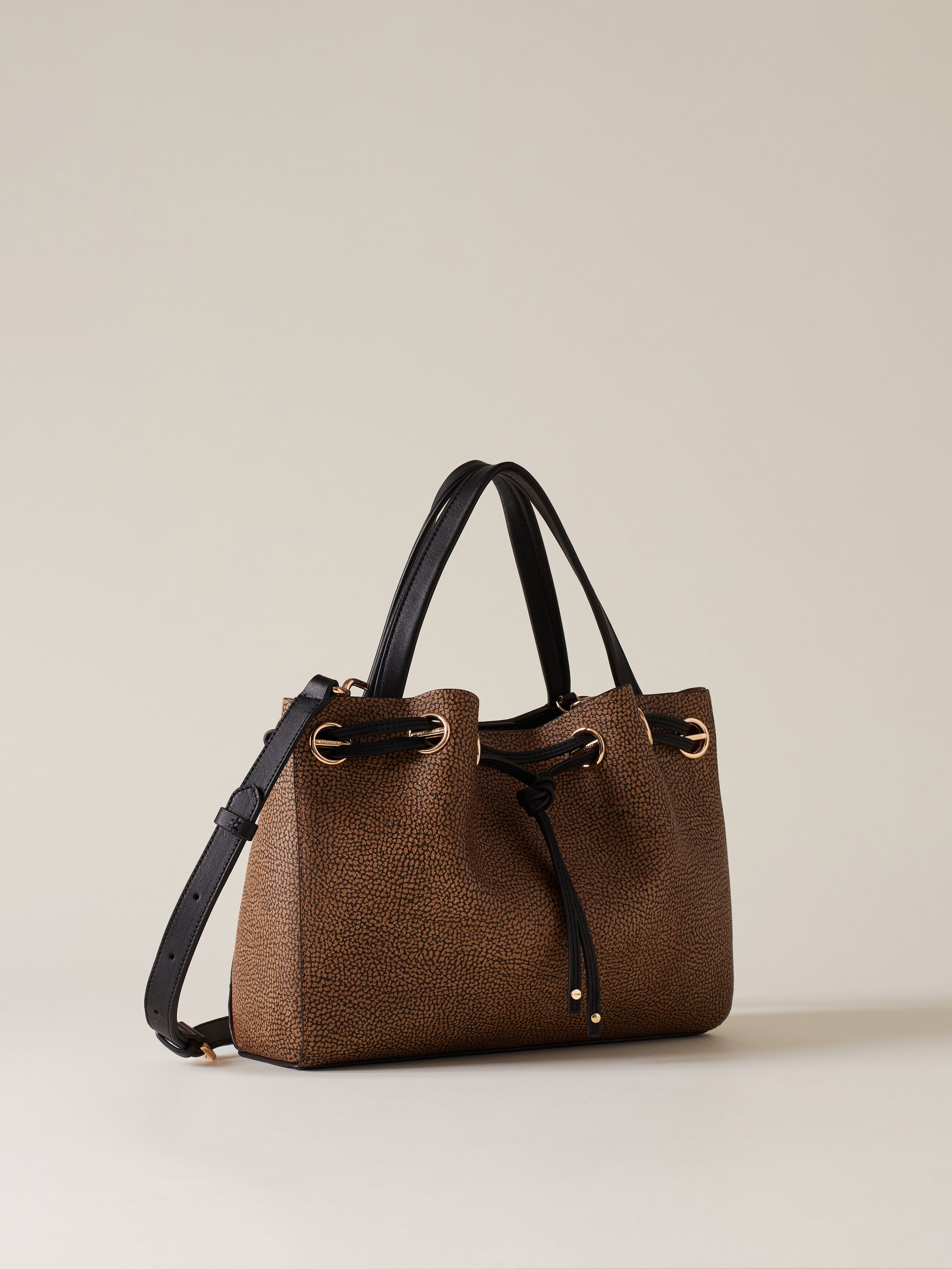 https://admin.shopify.com/store/gulieshop/products/15269743984989#:~:text=https%3A//www.gulieshop.it%20%E2%80%BA%20products%20%E2%80%BA%20borbonese%2Dborsa%2Dshopping%2D91010055%2D0022