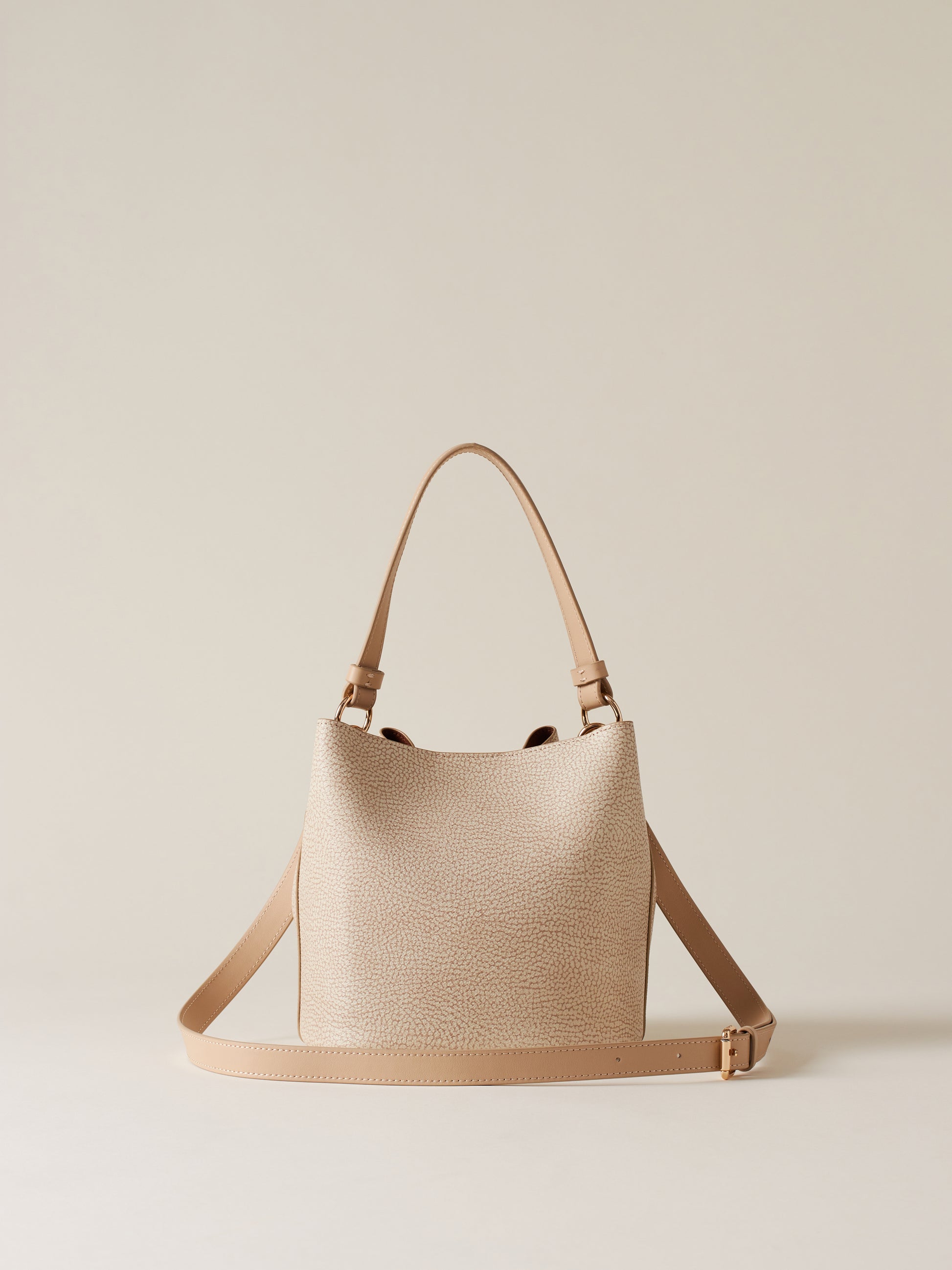 https://admin.shopify.com/store/gulieshop/products/15269744214365#:~:text=https%3A//www.gulieshop.it%20%E2%80%BA%20products%20%E2%80%BA%20borbonese%2Dborsa%2Dsecchiello%2D910100570022