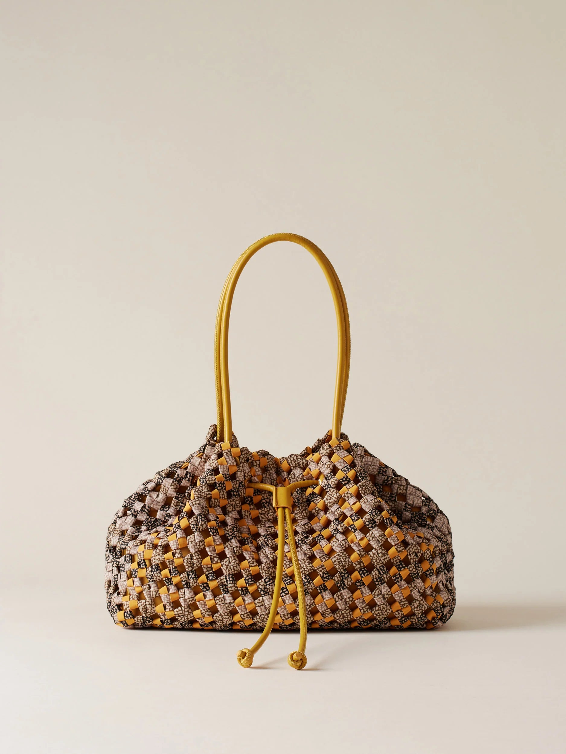https://admin.shopify.com/store/gulieshop/products/15989764391261#:~:text=https%3A//www.gulieshop.it%20%E2%80%BA%20products%20%E2%80%BA%20borbonese%2Dborsa%2Dshopping%2Dcon%2Dlavorazione%2Da%2Dintreccio%2D910101910190