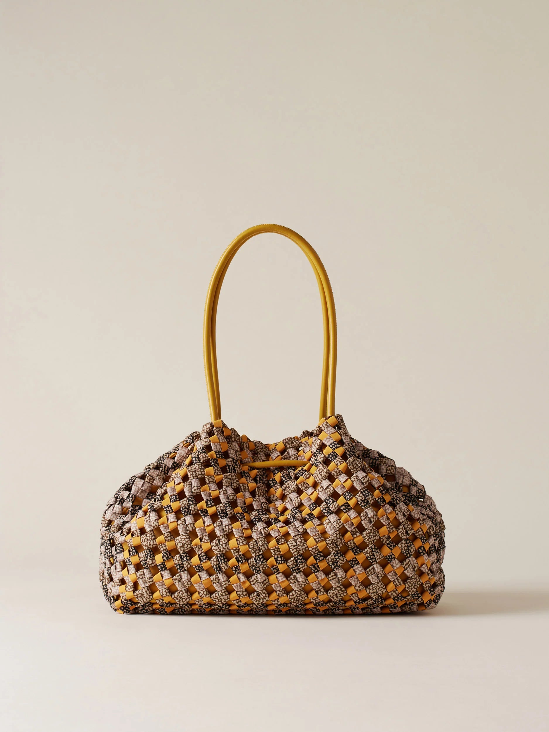 https://admin.shopify.com/store/gulieshop/products/15989764391261#:~:text=https%3A//www.gulieshop.it%20%E2%80%BA%20products%20%E2%80%BA%20borbonese%2Dborsa%2Dshopping%2Dcon%2Dlavorazione%2Da%2Dintreccio%2D910101910190