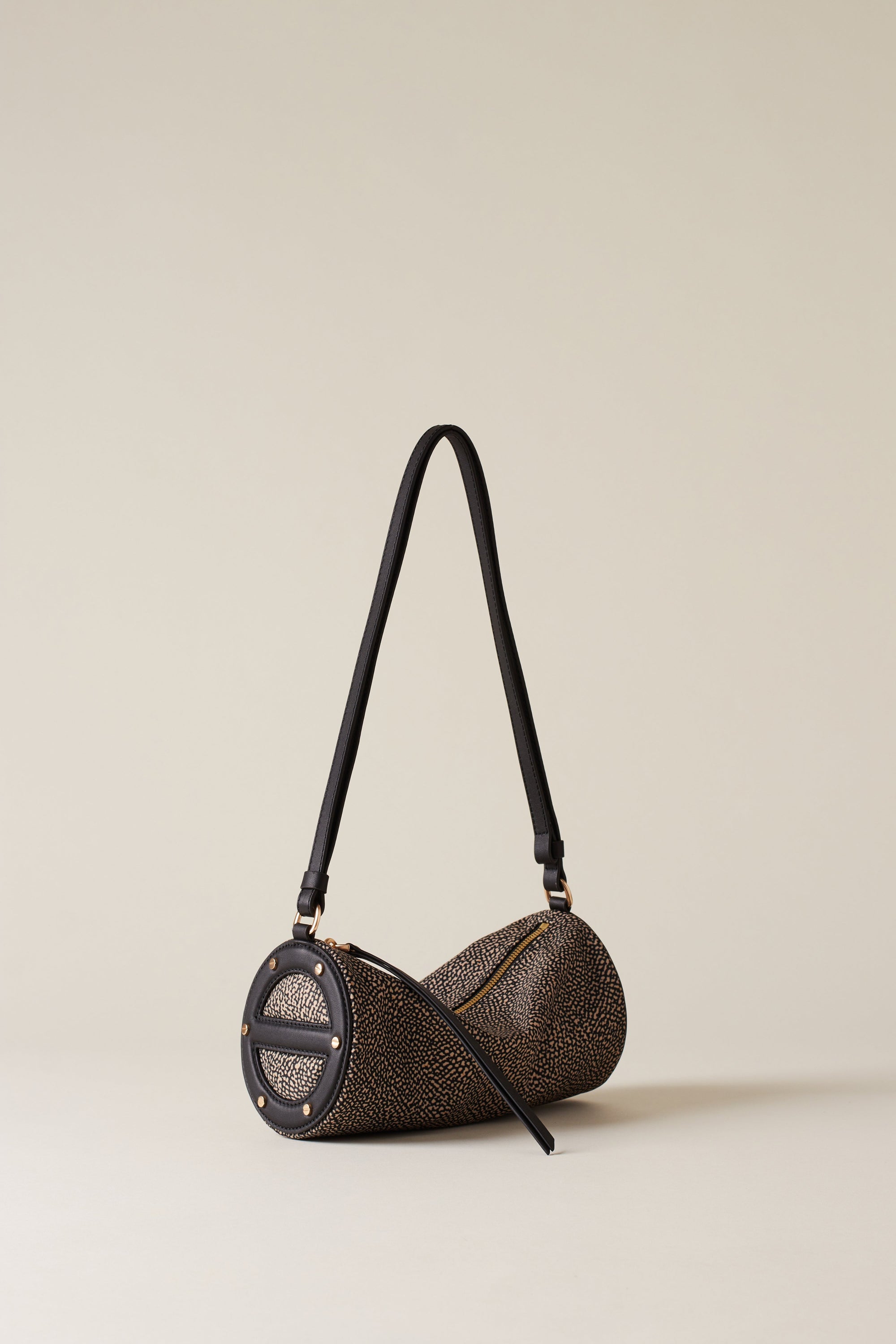 https://admin.shopify.com/store/gulieshop/products/15875905192285#:~:text=https%3A//www.gulieshop.it%20%E2%80%BA%20products%20%E2%80%BA%20borbonese%2Dborsa%2Dbauletto%2Ds%2D91010208ah1%2D1