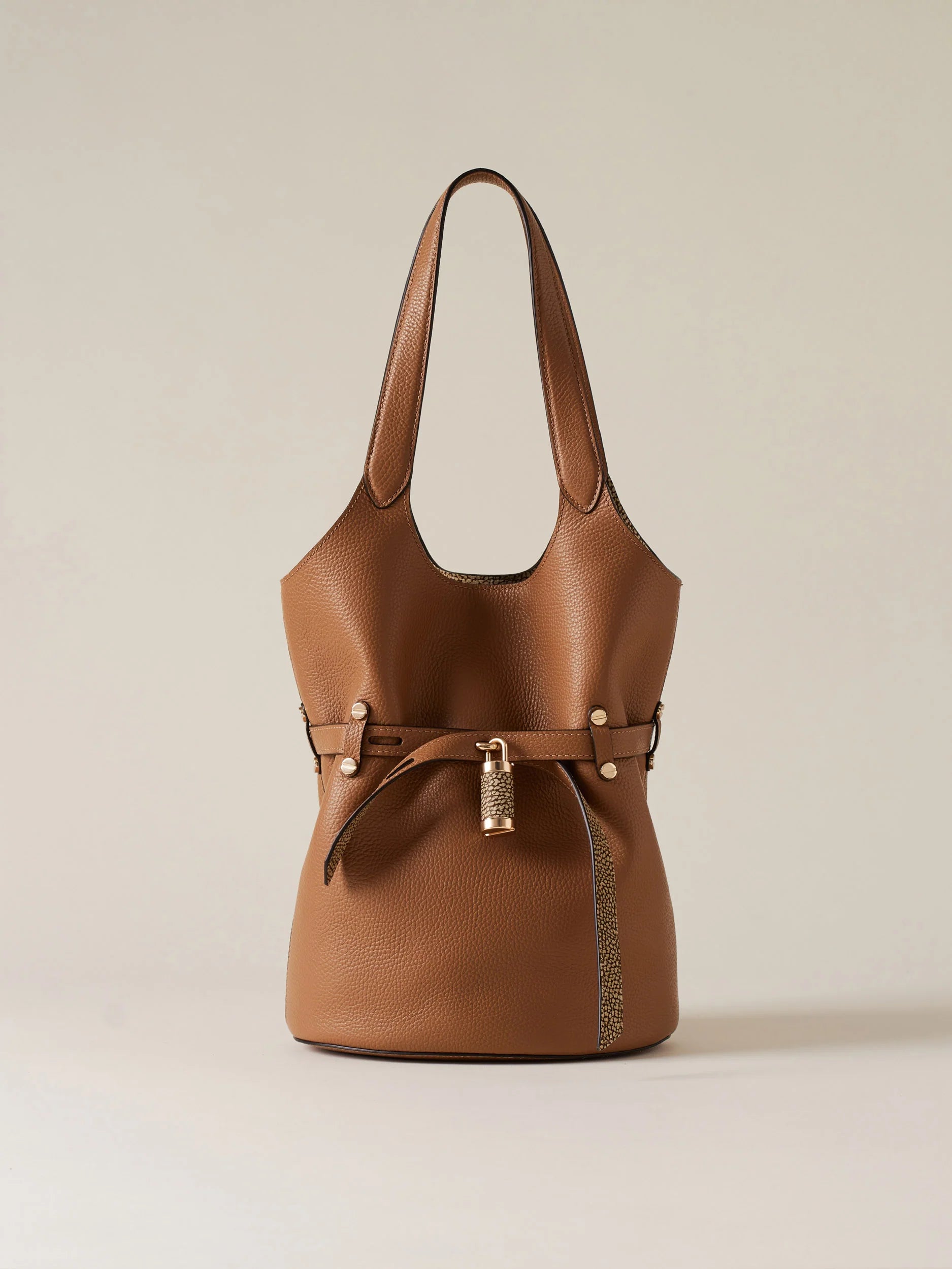 https://admin.shopify.com/store/gulieshop/products/15875905552733#:~:text=https%3A//www.gulieshop.it%20%E2%80%BA%20products%20%E2%80%BA%20borbonese%2Dborsa%2Dsecchiello%2Dpremiere%2D910102710196