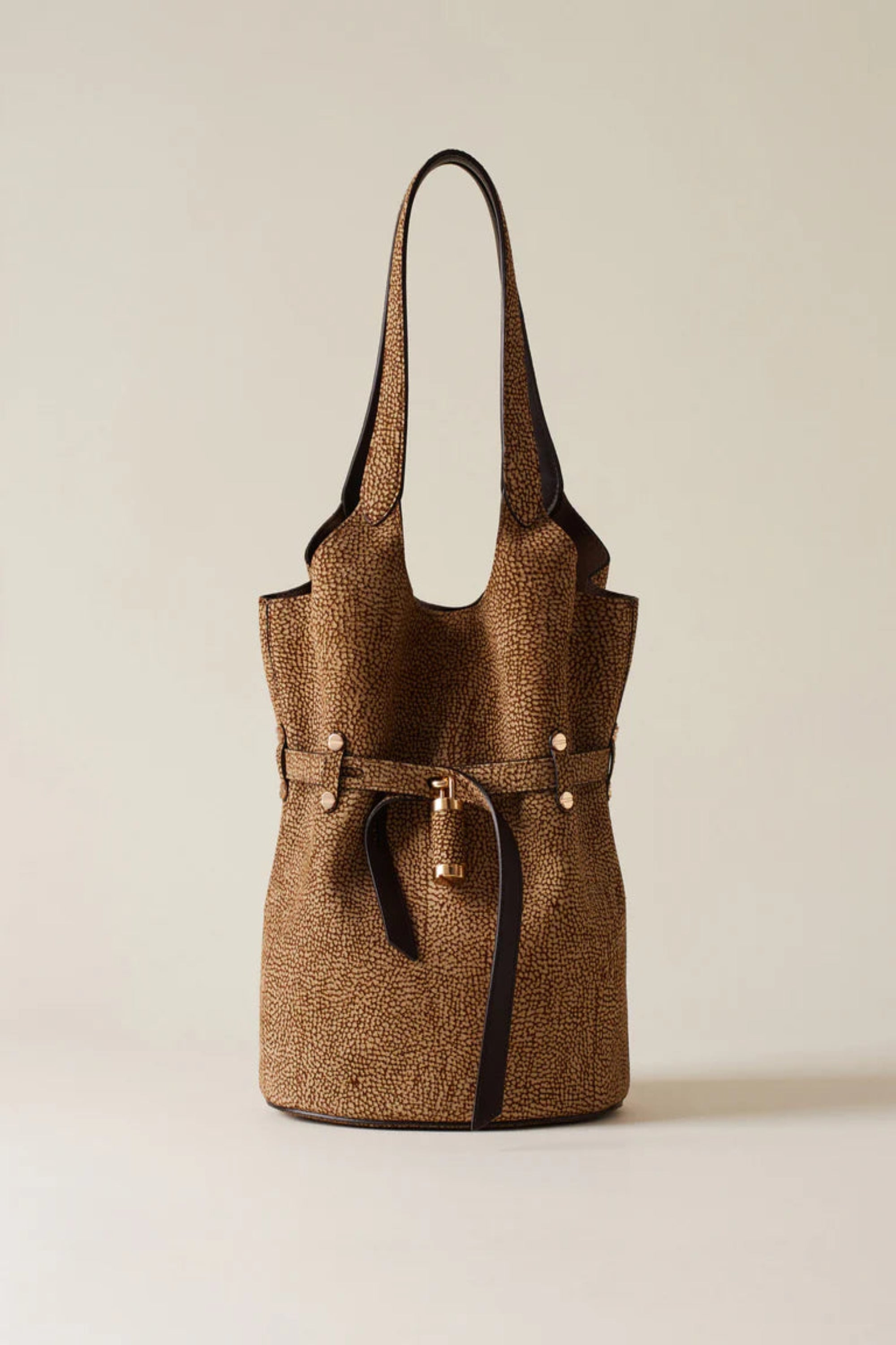 https://admin.shopify.com/store/gulieshop/products/15875905618269#:~:text=https%3A//www.gulieshop.it%20%E2%80%BA%20products%20%E2%80%BA%20borbonese%2Dborsa%2Dsecchiello%2Dpremiere%2D91010271619