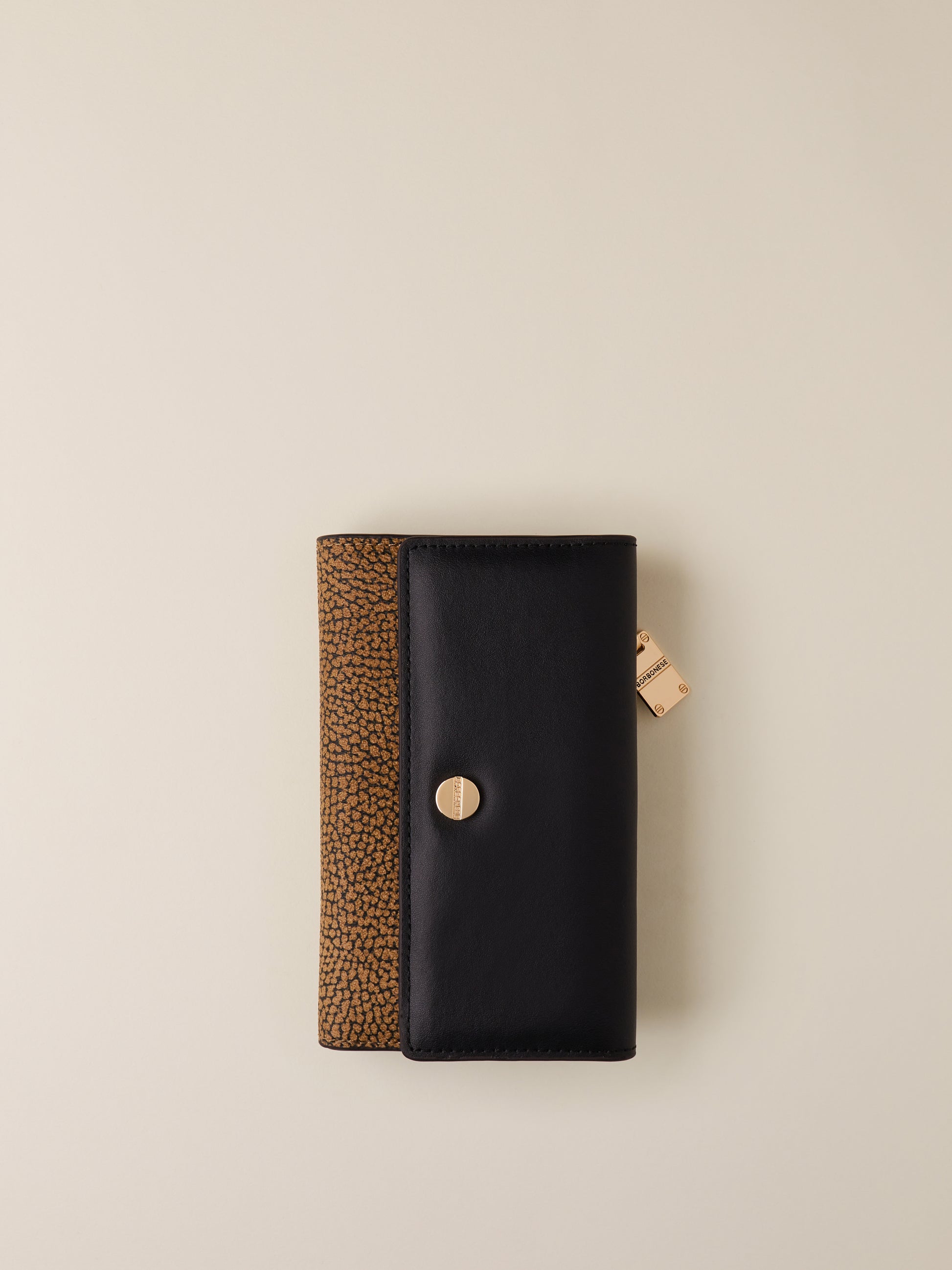 https://admin.shopify.com/store/gulieshop/products/15615140790621#:~:text=https%3A//www.gulieshop.it%20%E2%80%BA%20products%20%E2%80%BA%20borbonese%2Dportafoglio%2Dmedio%2Dcon%2Dpatta%2D91020036220
