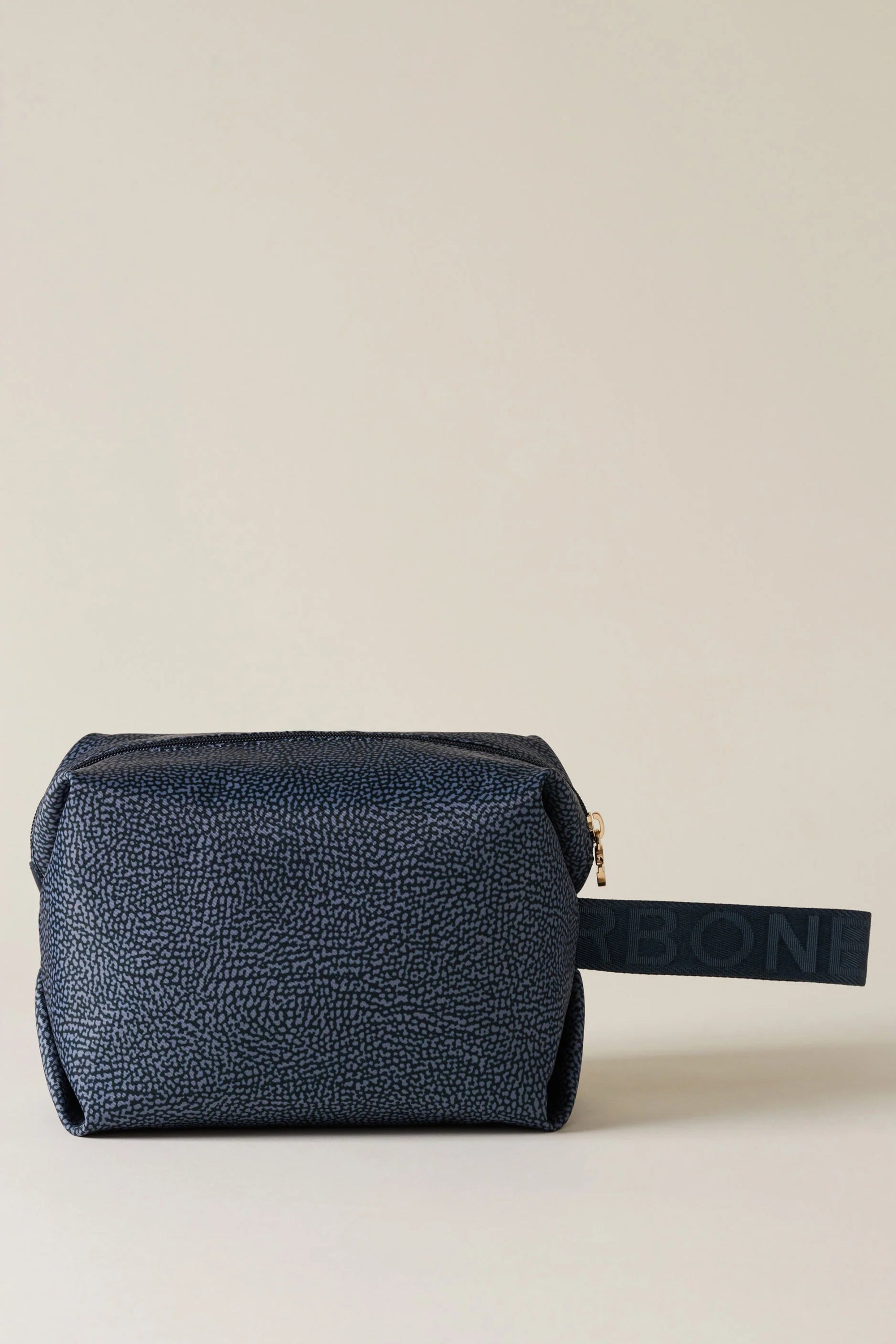 https://admin.shopify.com/store/gulieshop/products/16115477643613#:~:text=https%3A//www.gulieshop.it%20%E2%80%BA%20products%20%E2%80%BA%20borbonese%2Dportatutto%2Dl%2Dc%2Dmaniglia%2D91020060i15%2D2