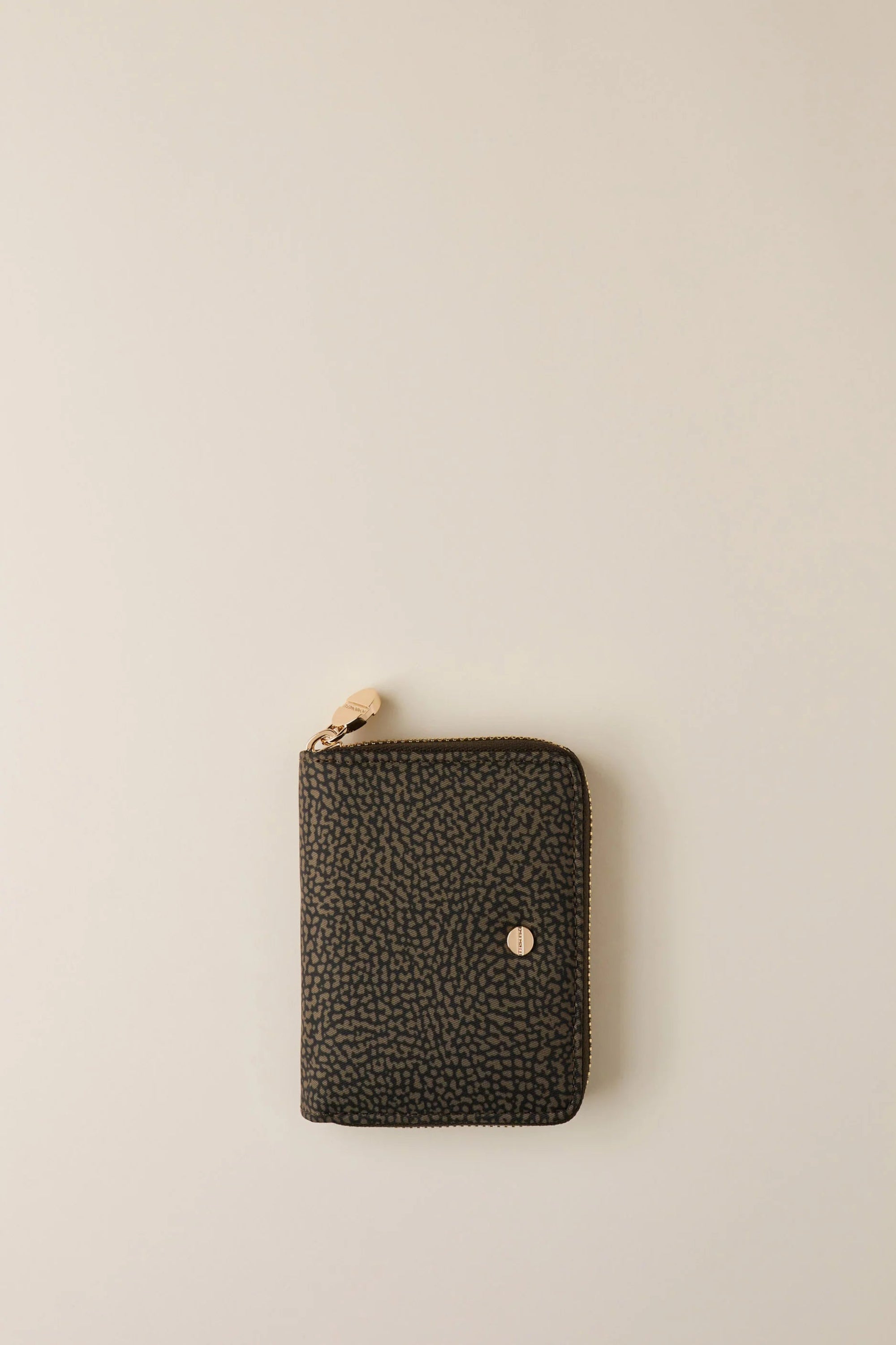 https://admin.shopify.com/store/gulieshop/products/15875905487197#:~:text=https%3A//www.gulieshop.it%20%E2%80%BA%20products%20%E2%80%BA%20borbonese%2Dportafoglio%2Dsmall%2Dzip%2Daround%2D930156i15