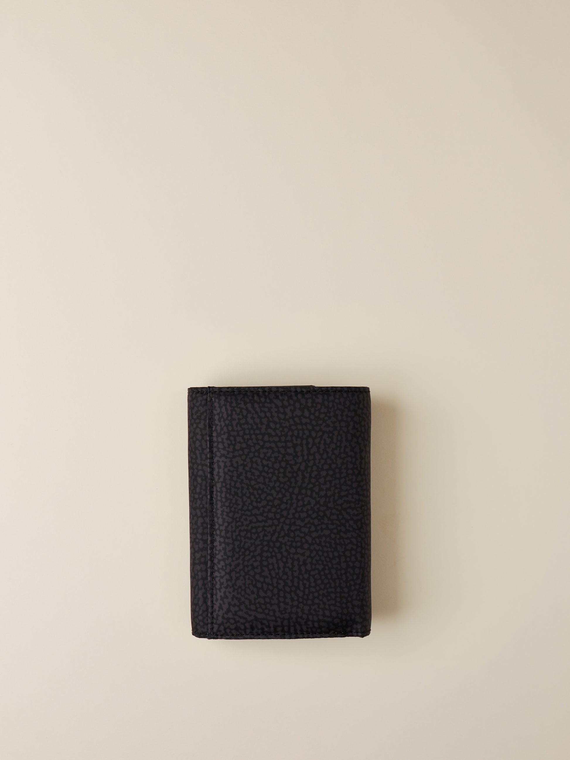 https://admin.shopify.com/store/gulieshop/products/15491901882717#:~:text=https%3A//www.gulieshop.it%20%E2%80%BA%20products%20%E2%80%BA%20borbonese%2Dportafoglio%2Din%2Dtessuto%2Driciclato%2D930161%2Di15%2D1
