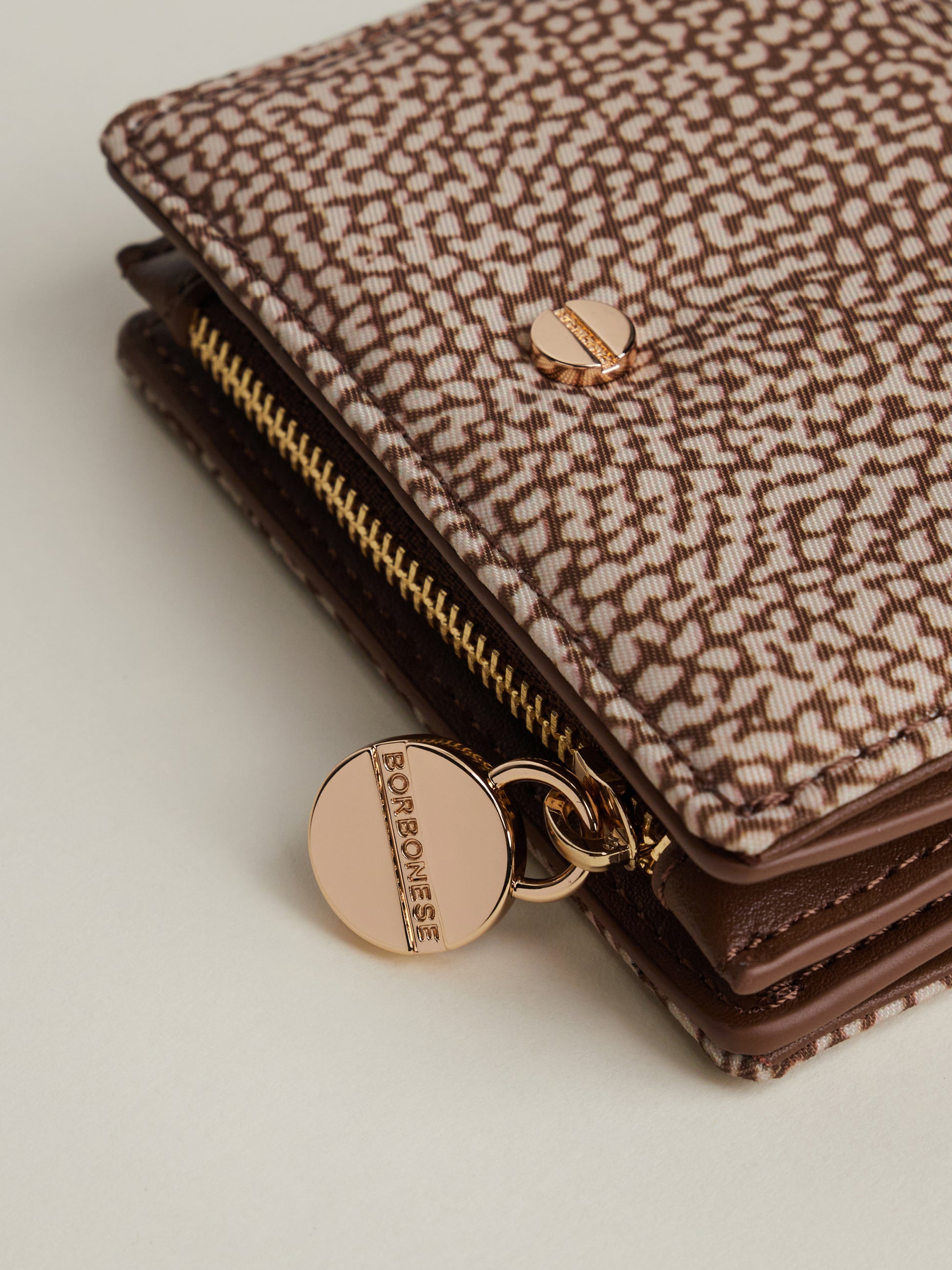 https://admin.shopify.com/store/gulieshop/products/15039632507229#:~:text=https%3A//www.gulieshop.it%20%E2%80%BA%20products%20%E2%80%BA%20borbonese%2Dportafolgio%2Dcon%2Dtasca%2Din%2Dtessuto%2D930163i15%2D1