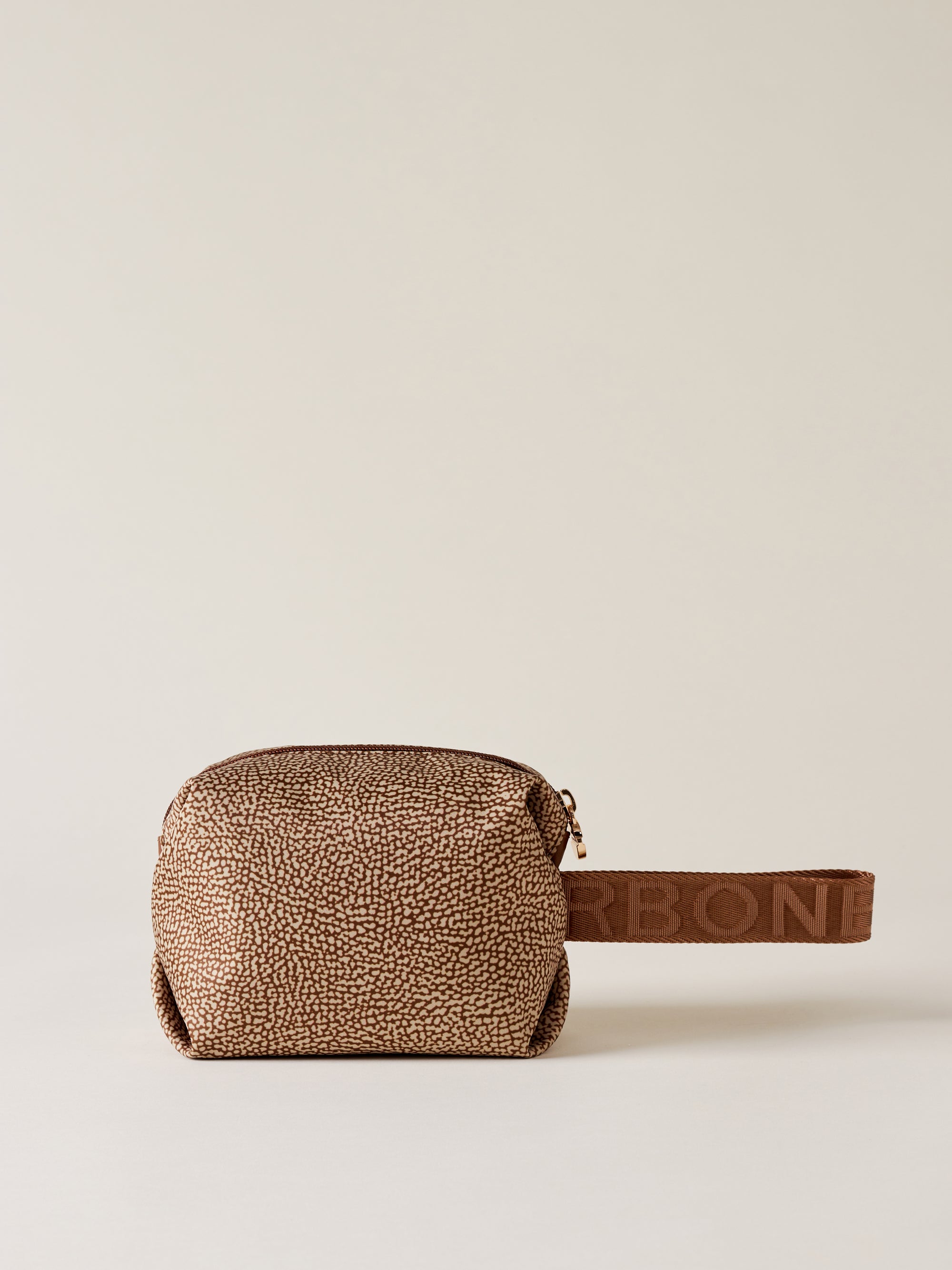 https://admin.shopify.com/store/gulieshop/products/15875905421661#:~:text=https%3A//www.gulieshop.it%20%E2%80%BA%20products%20%E2%80%BA%20borbonese%2Dportacosmetici%2Dc%2Dmaniglia%2D932025i15